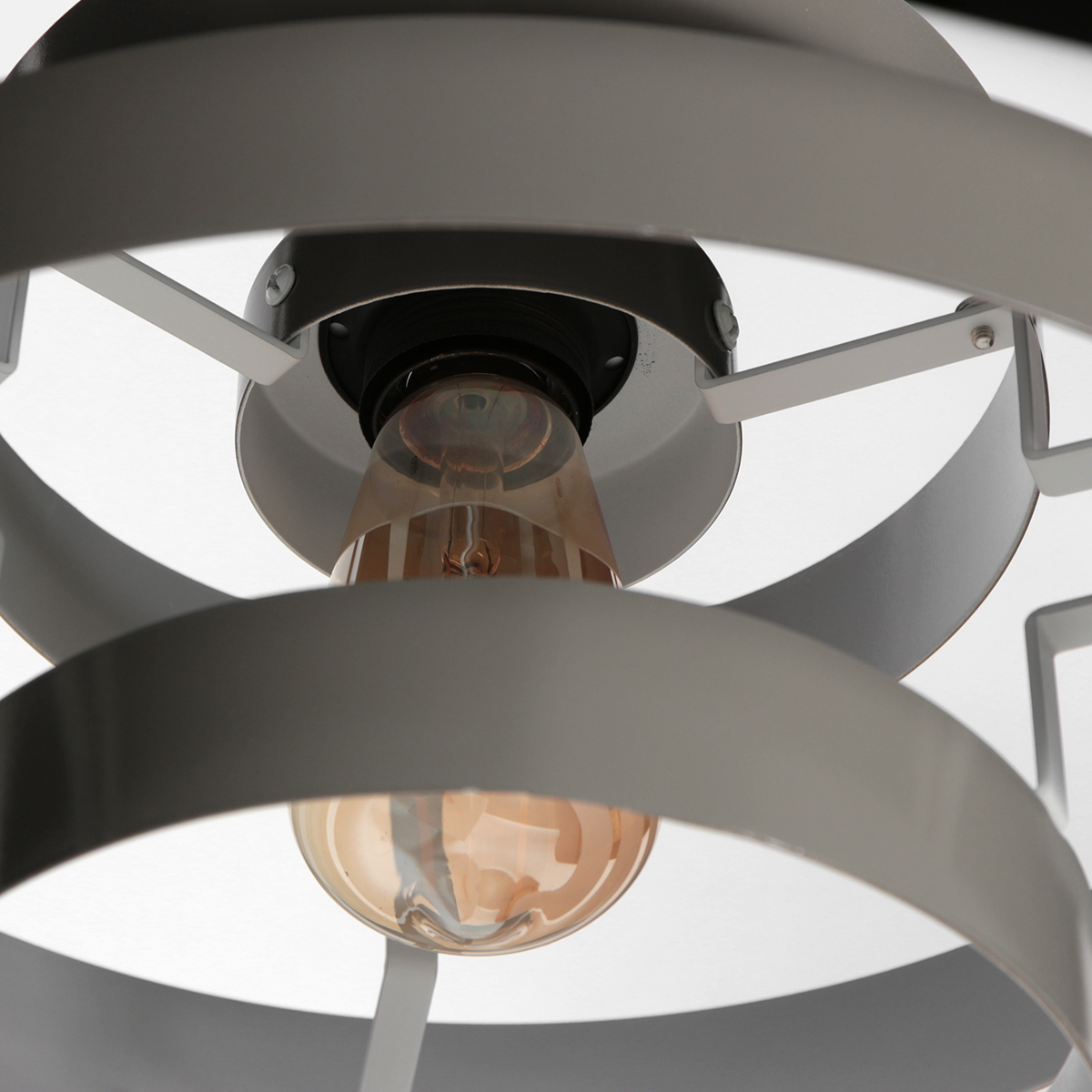 Suspension grise à structure d’anneaux ouverts Steinhauer Halo Cirque – Image 4