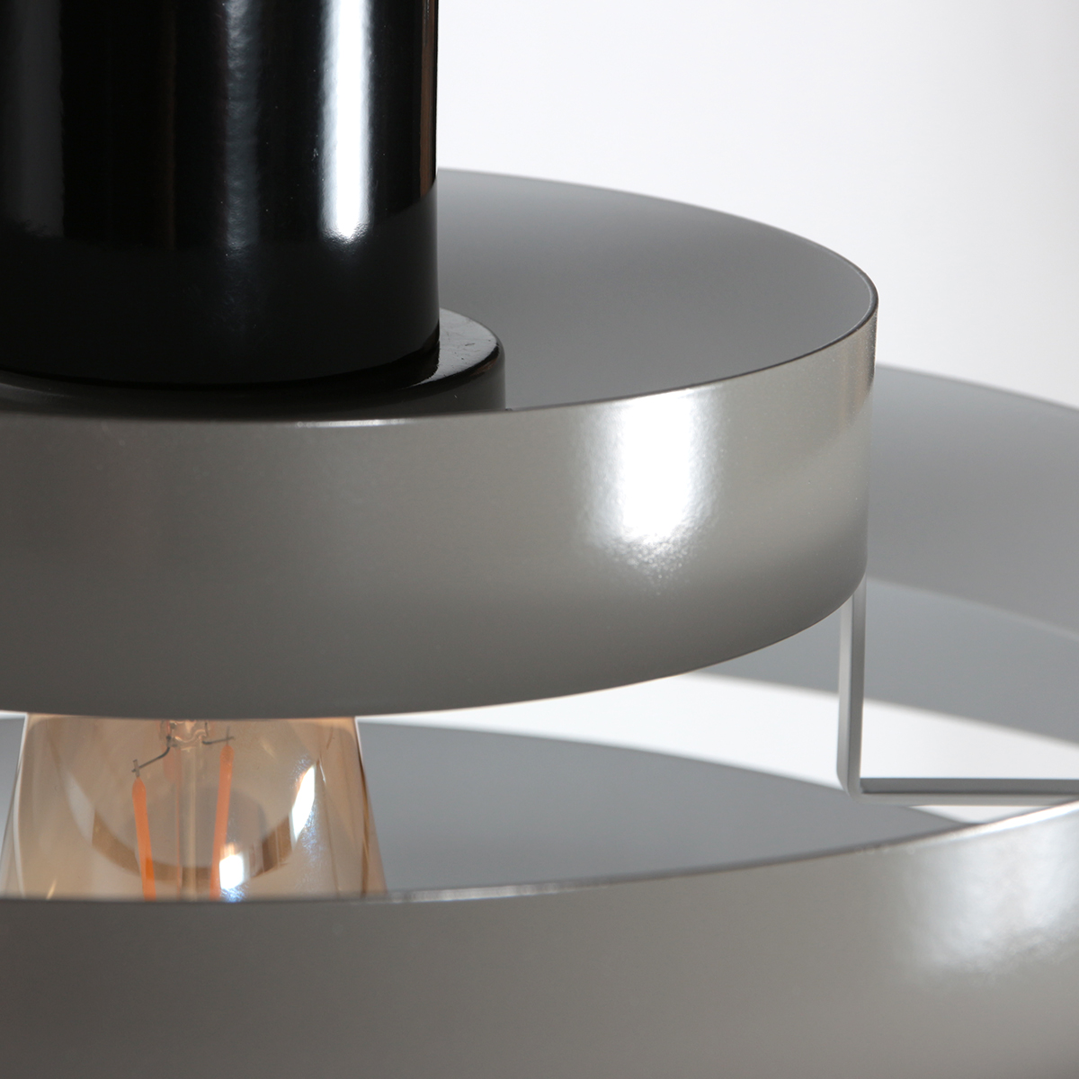 Suspension grise à structure d’anneaux ouverts Steinhauer Halo Cirque – Image 5