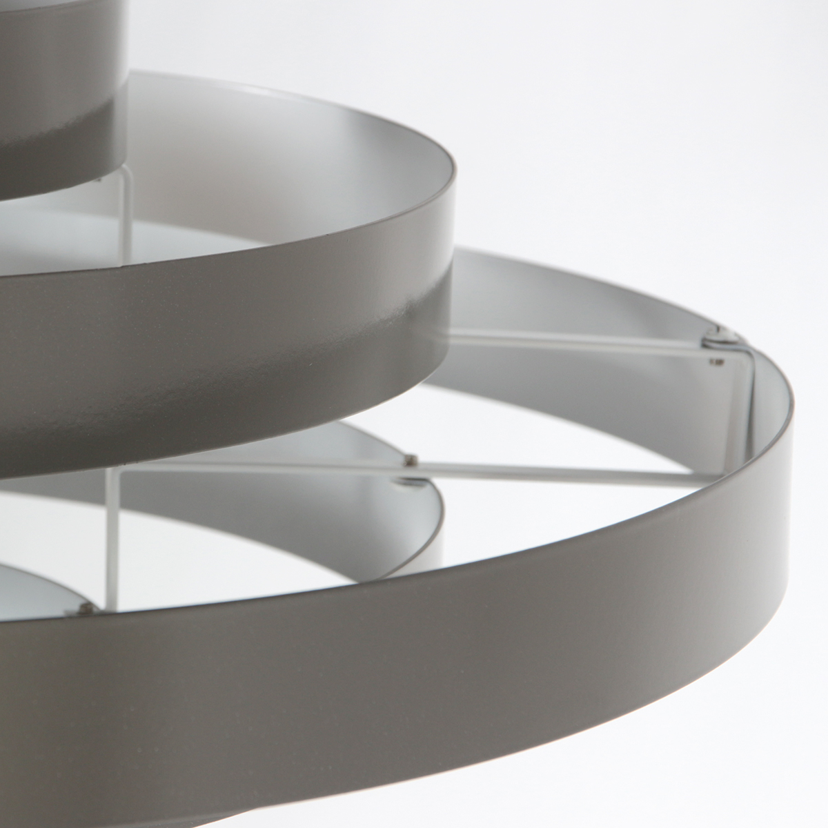 Suspension grise à structure d’anneaux ouverts Steinhauer Halo Cirque – Image 6