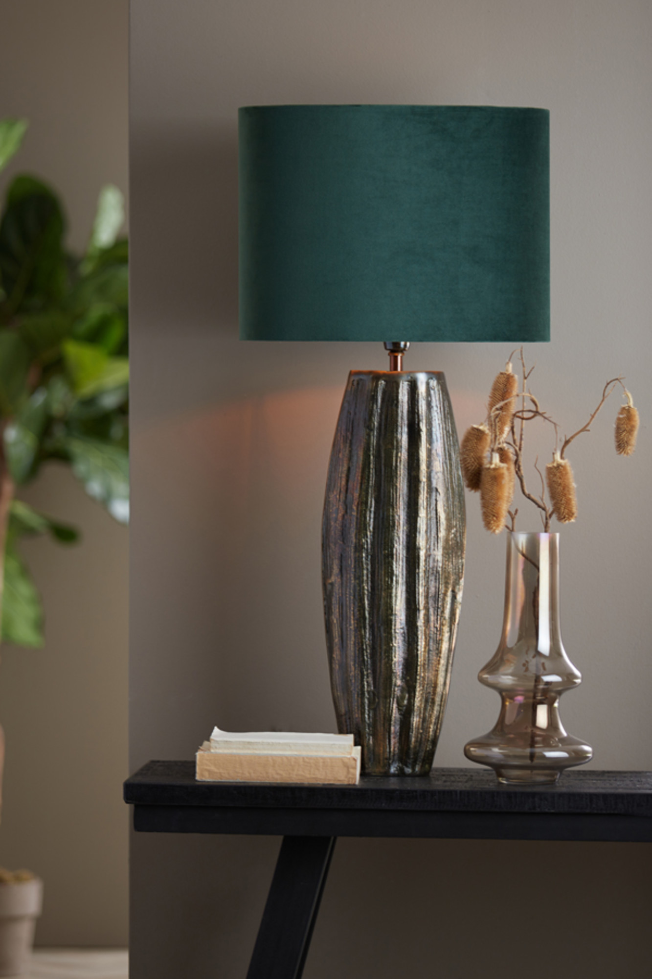 Abat-jour vert en forme de cylindre Light & Living Velours – Image 4