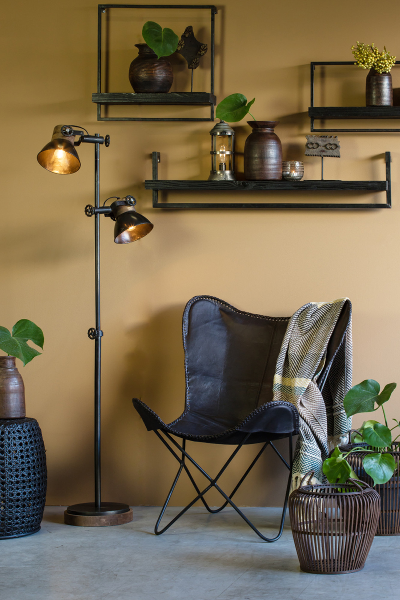 Lampe sur pied industrielle noire Light & Living Jody – Image 4