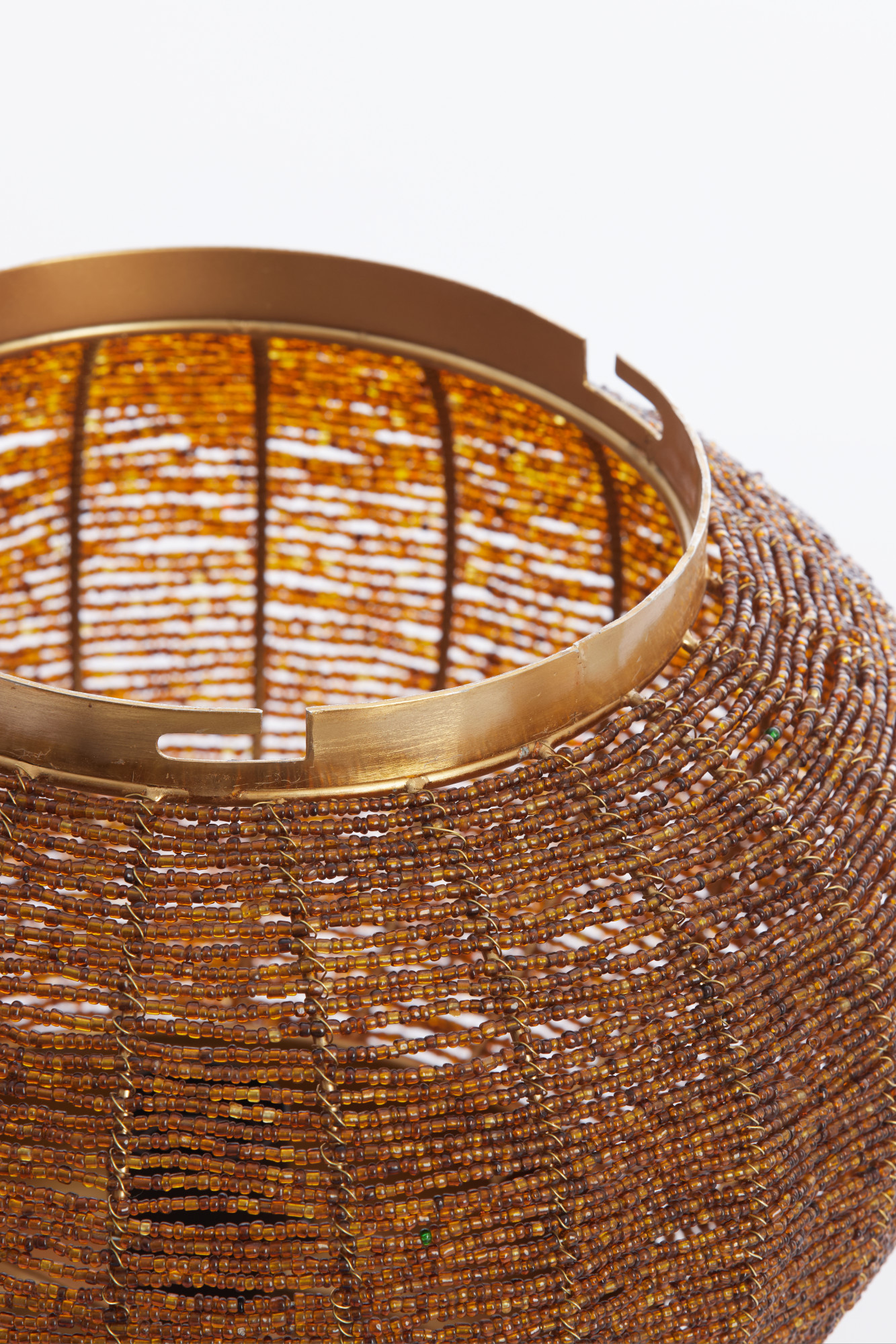 Suspension dorée avec ornements de perles Light & Living Cetara – Image 4