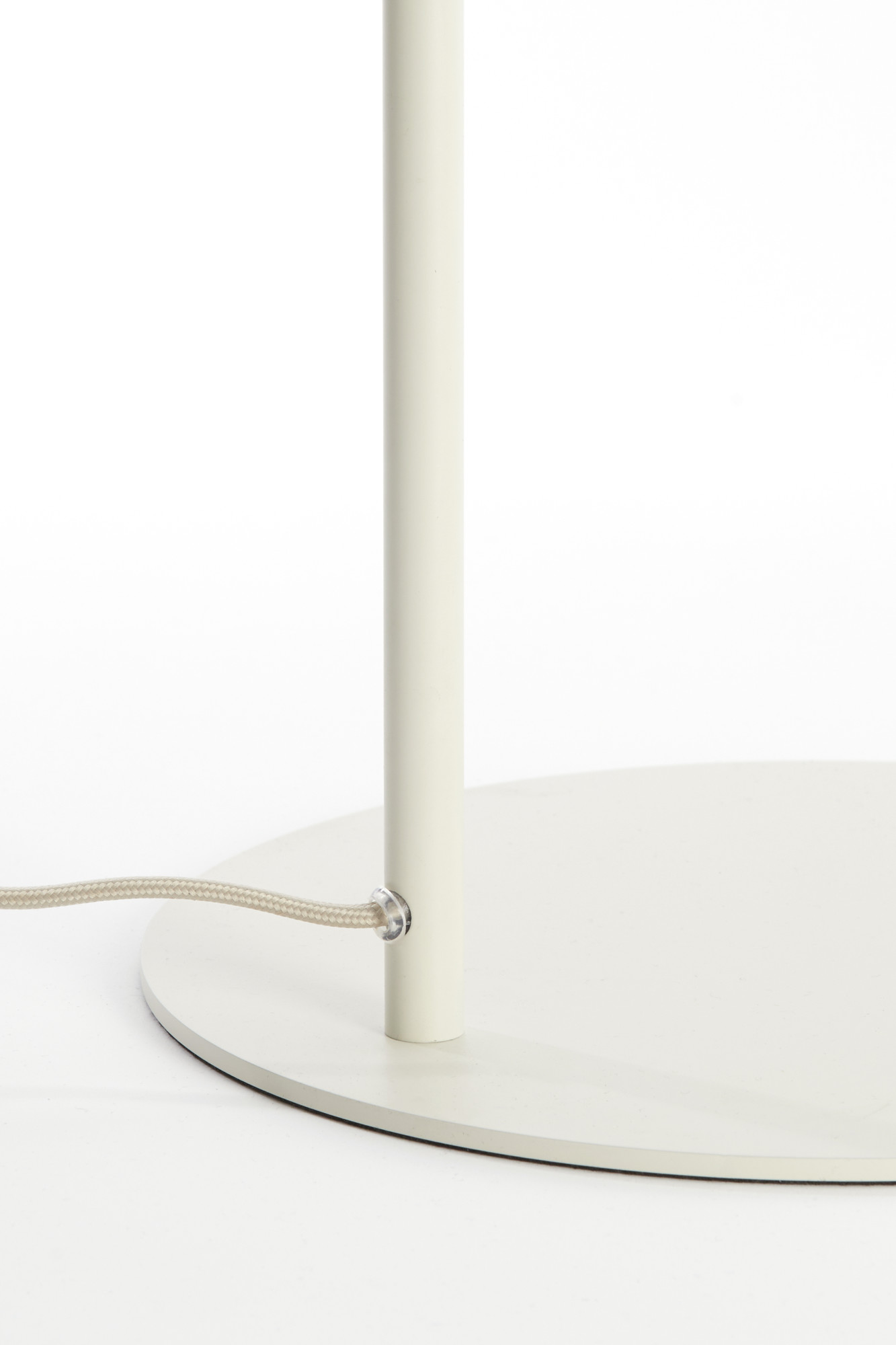 Lampe sur pied blanche moderne Light & Living Bisho – Image 7