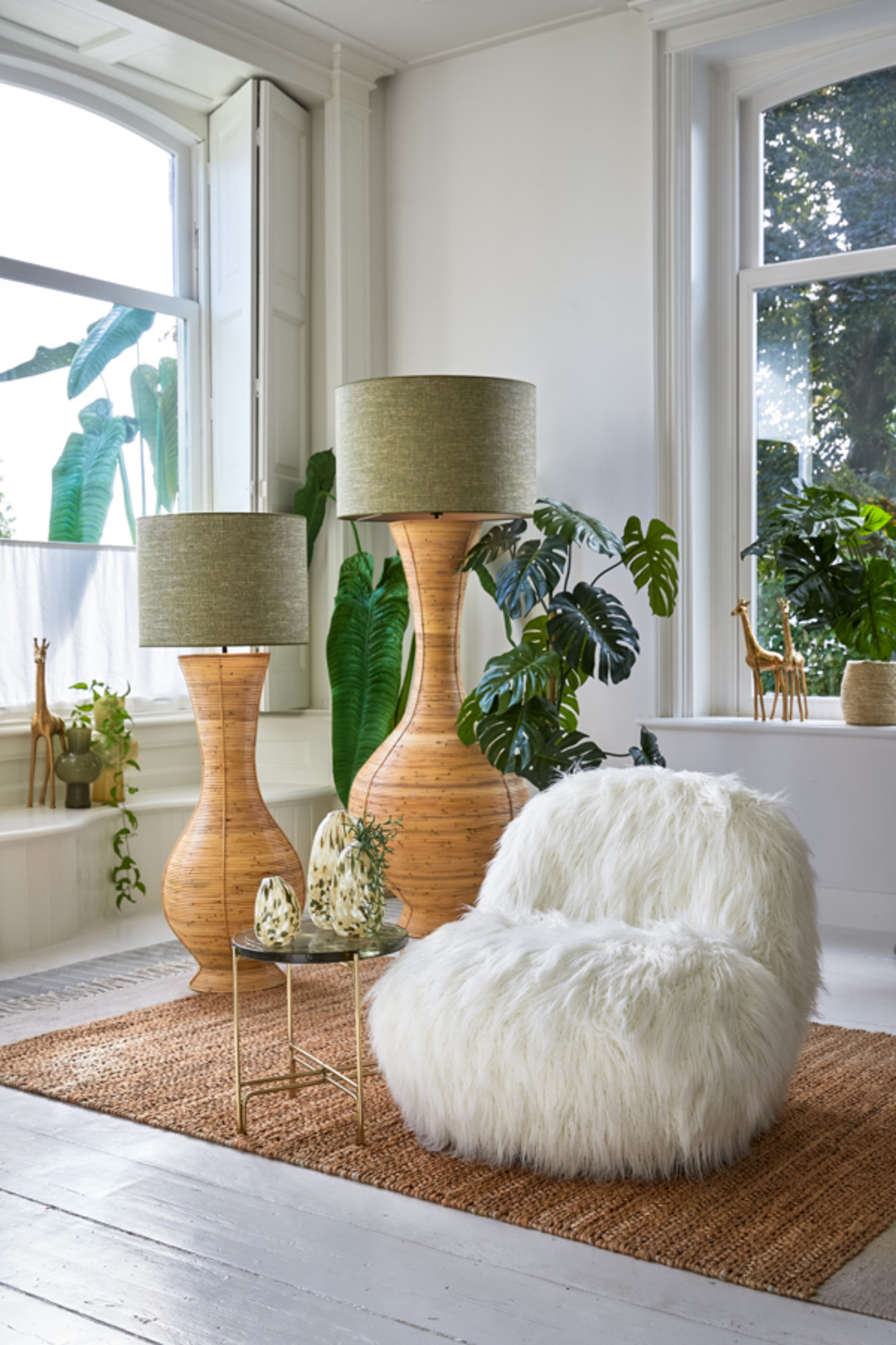 Lampadaire en rotin forme vase naturel Light & Living Bupak – Image 5