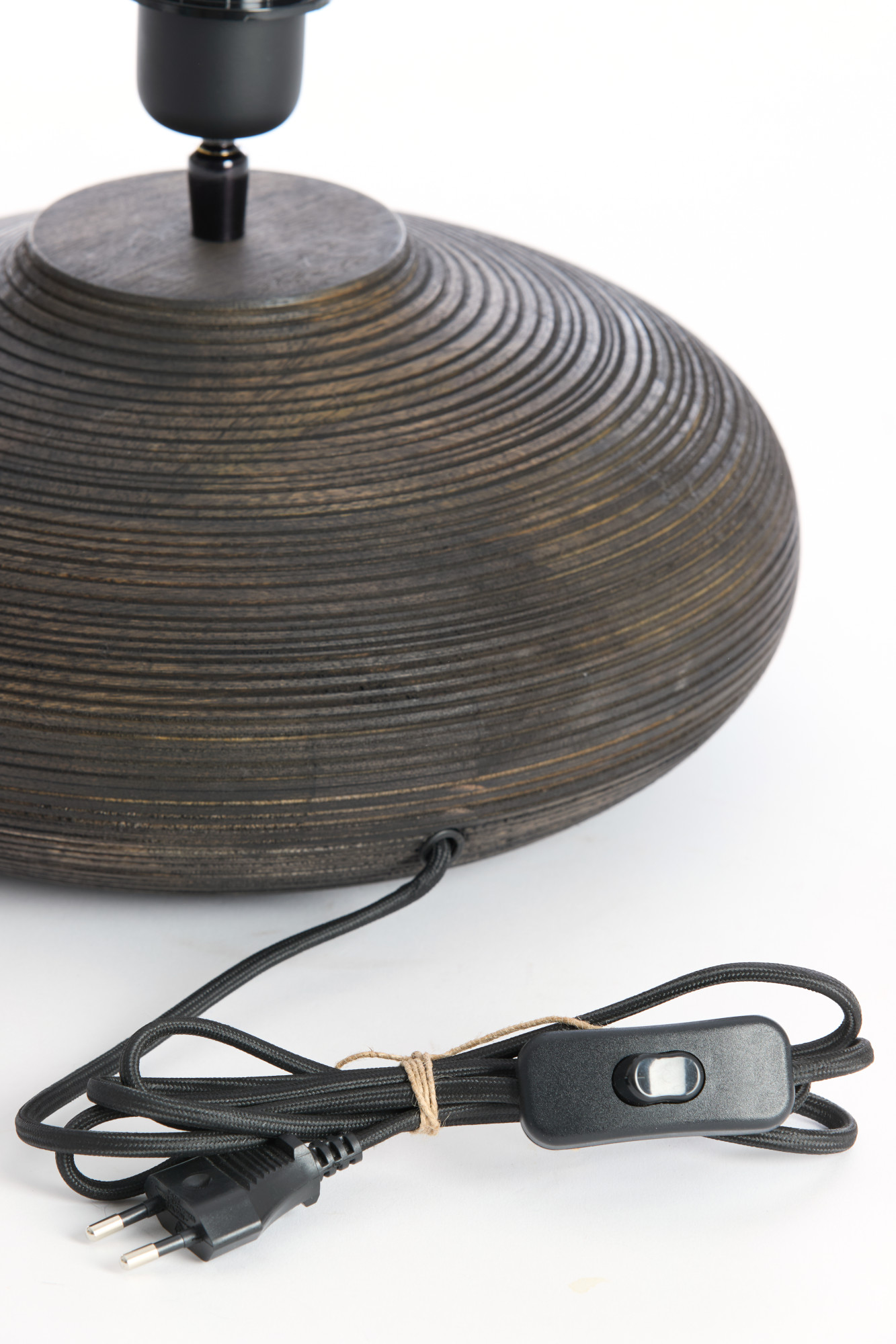 Petit pied de lampe en bois sombre Light & Living Khomai – Image 4