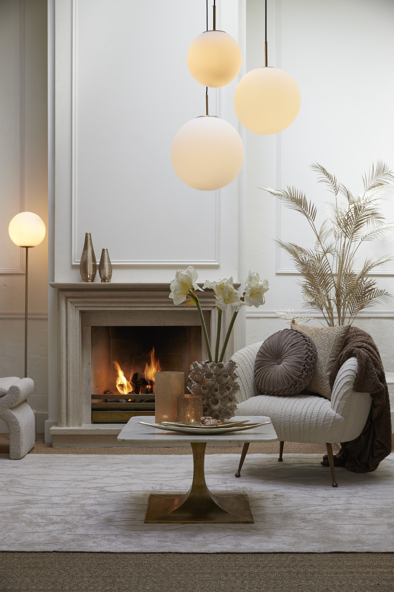 Lampadaire classique avec globe en verre blanc Light & Living Medina – Image 4