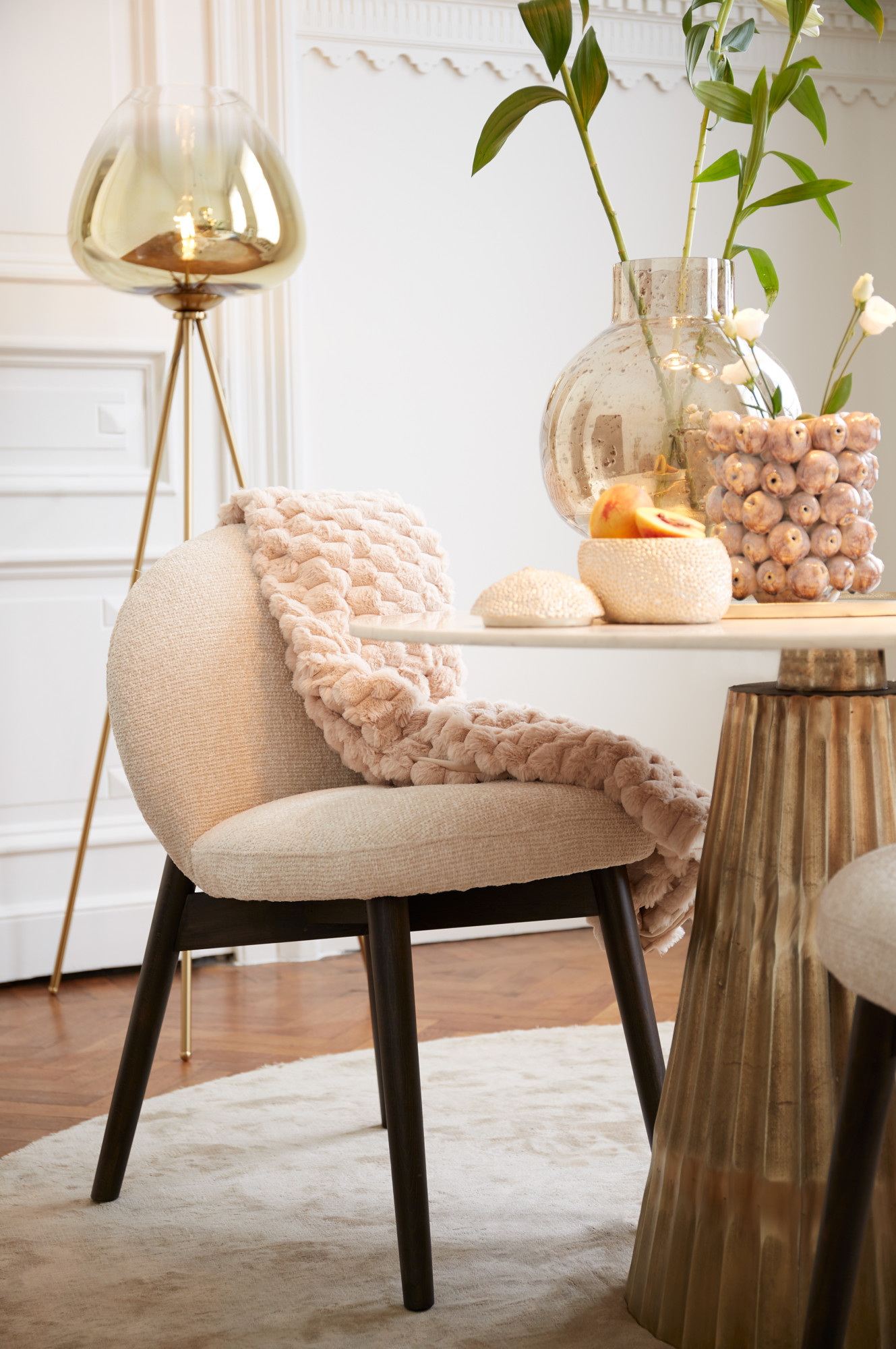 Lampadaire trépied noir avec verre doré Light & Living Mayson – Image 5