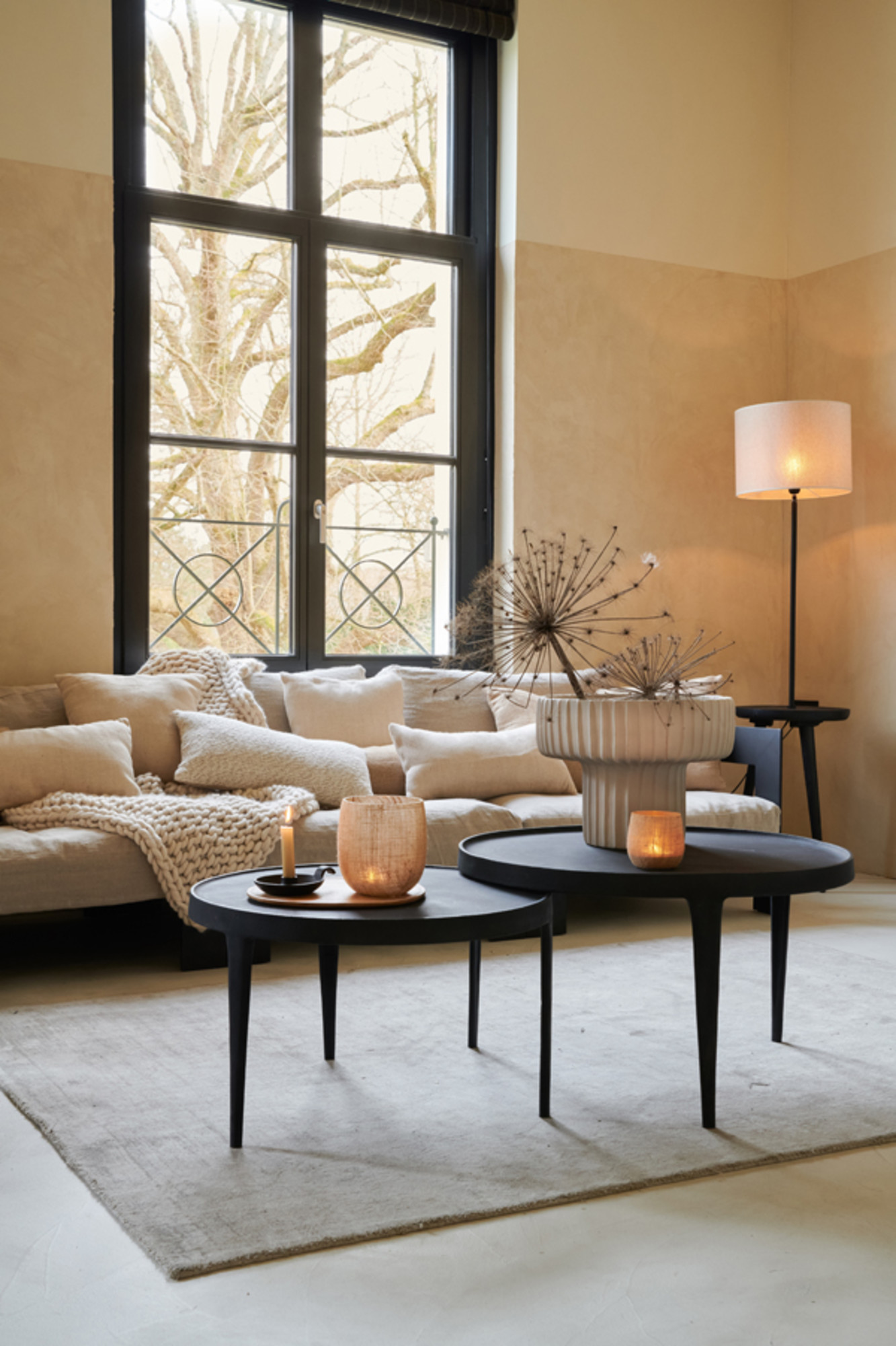 Abat-jour en tissu beige en forme de cylindre Light & Living Breska – Image 4