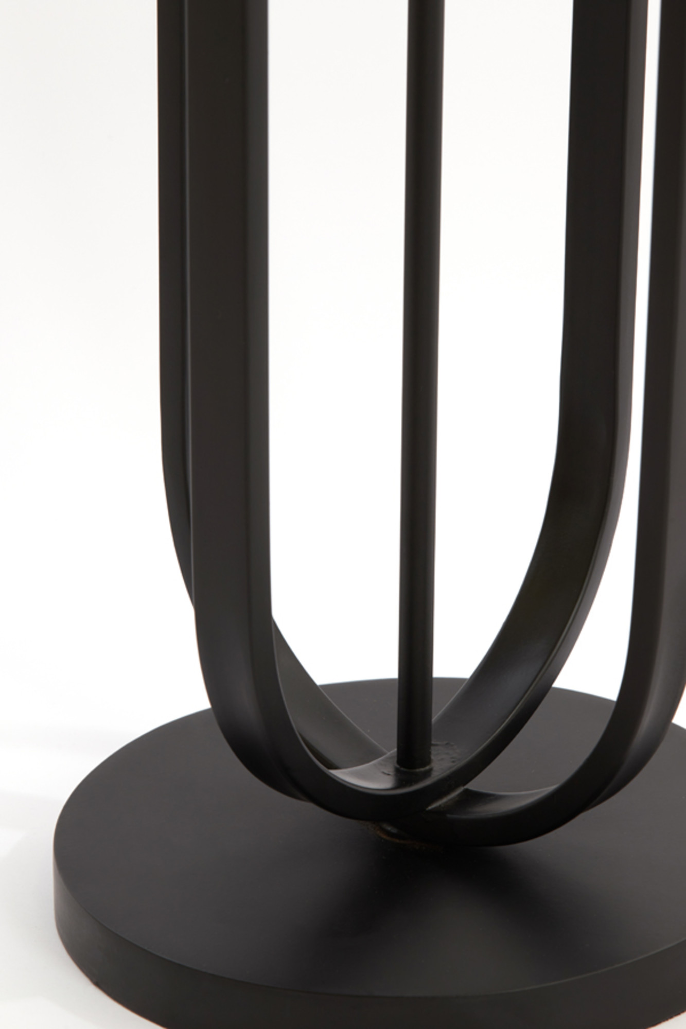 Socle de lampe en métal noir Light & Living Aster – Image 4