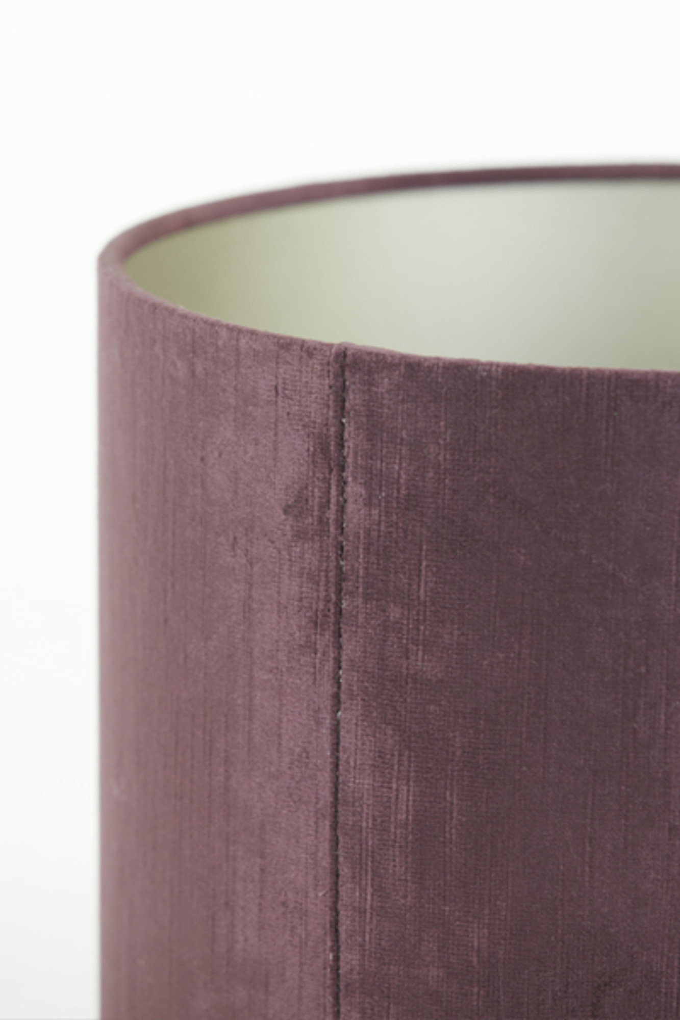 Abat-jour en tissu violet de forme cylindrique Light & Living Gemstone – Image 6