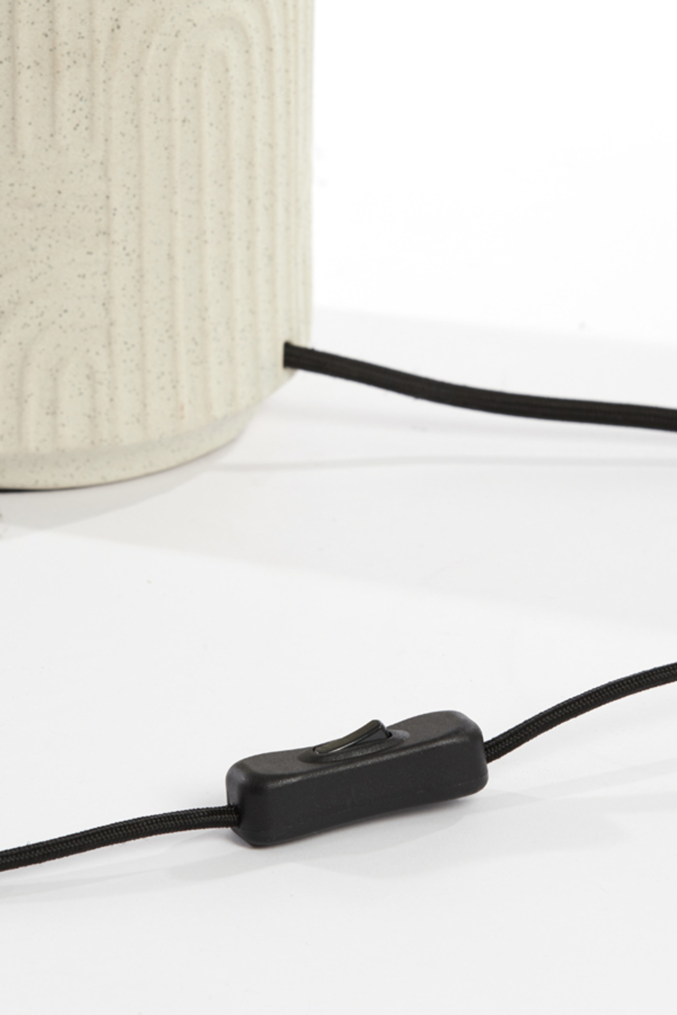 Socle de lampe en céramique avec relief Light & Living Diego – Image 6