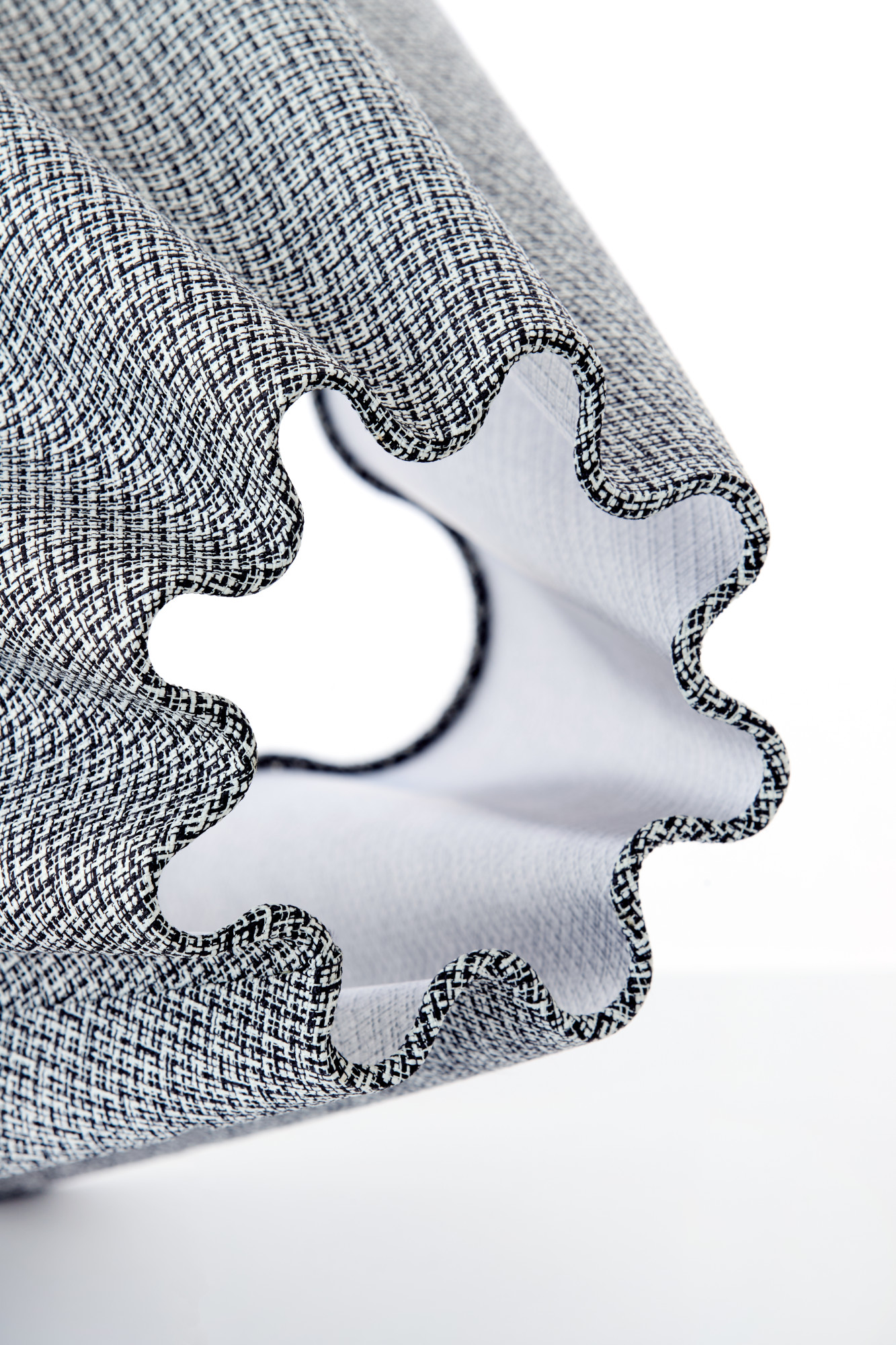 Abat-jour en tissu gris à motif losange Light & Living Bezaha – Image 4