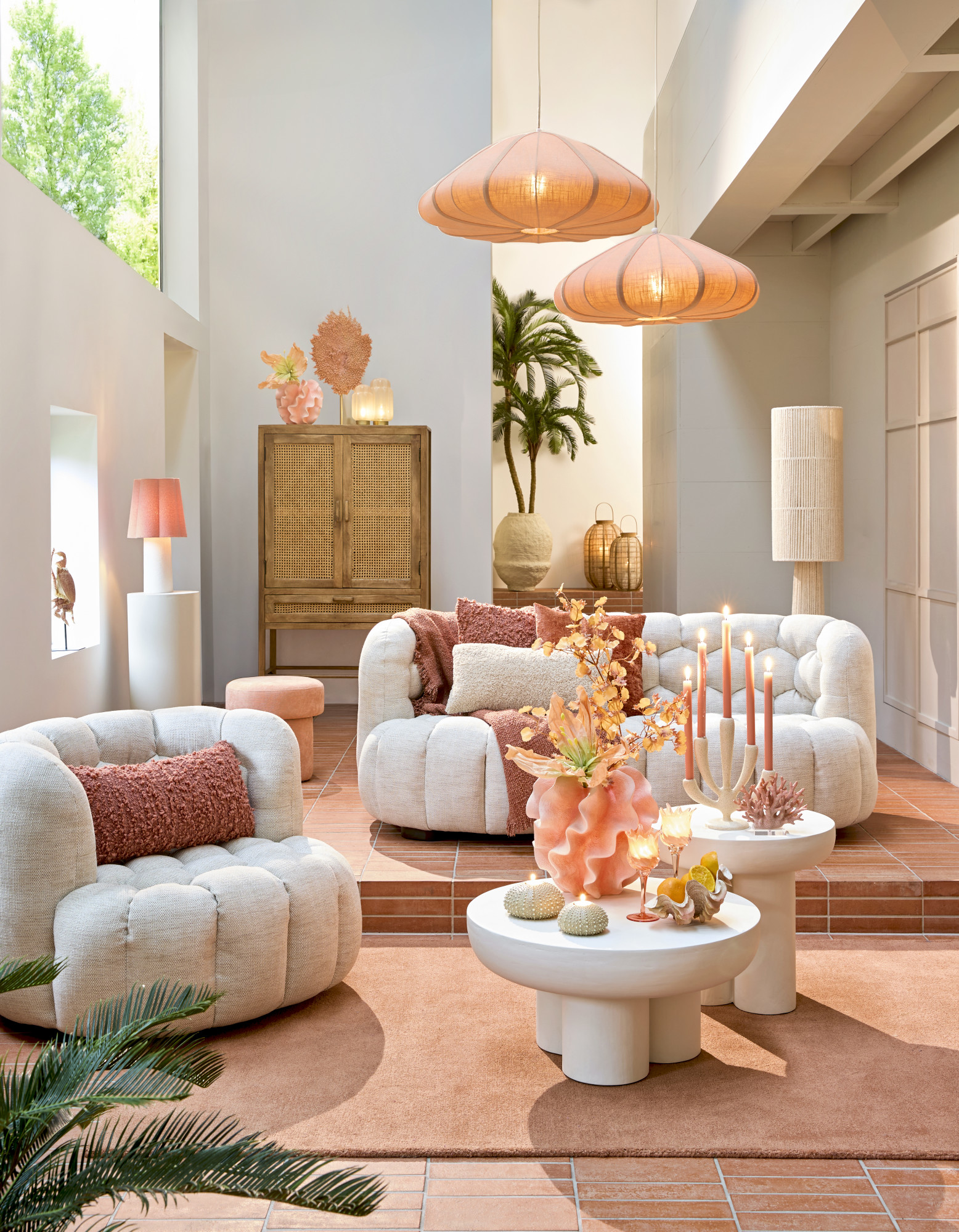 Lampe avec abat-jour rose en tissu Light & Living Musaby – Image 4