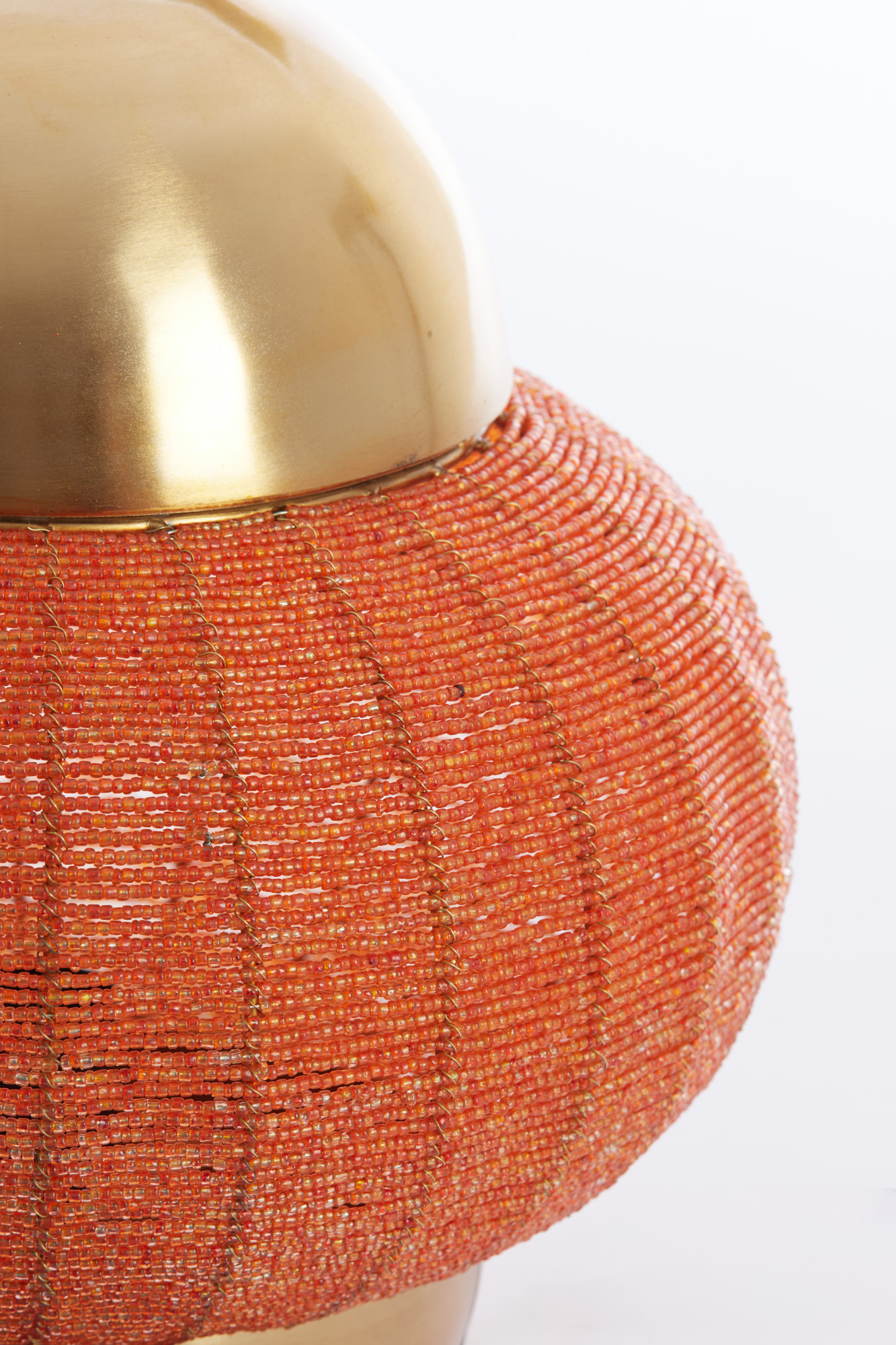 Suspension dorée avec abat-jour orange en tissu Light & Living Cetara – Image 3