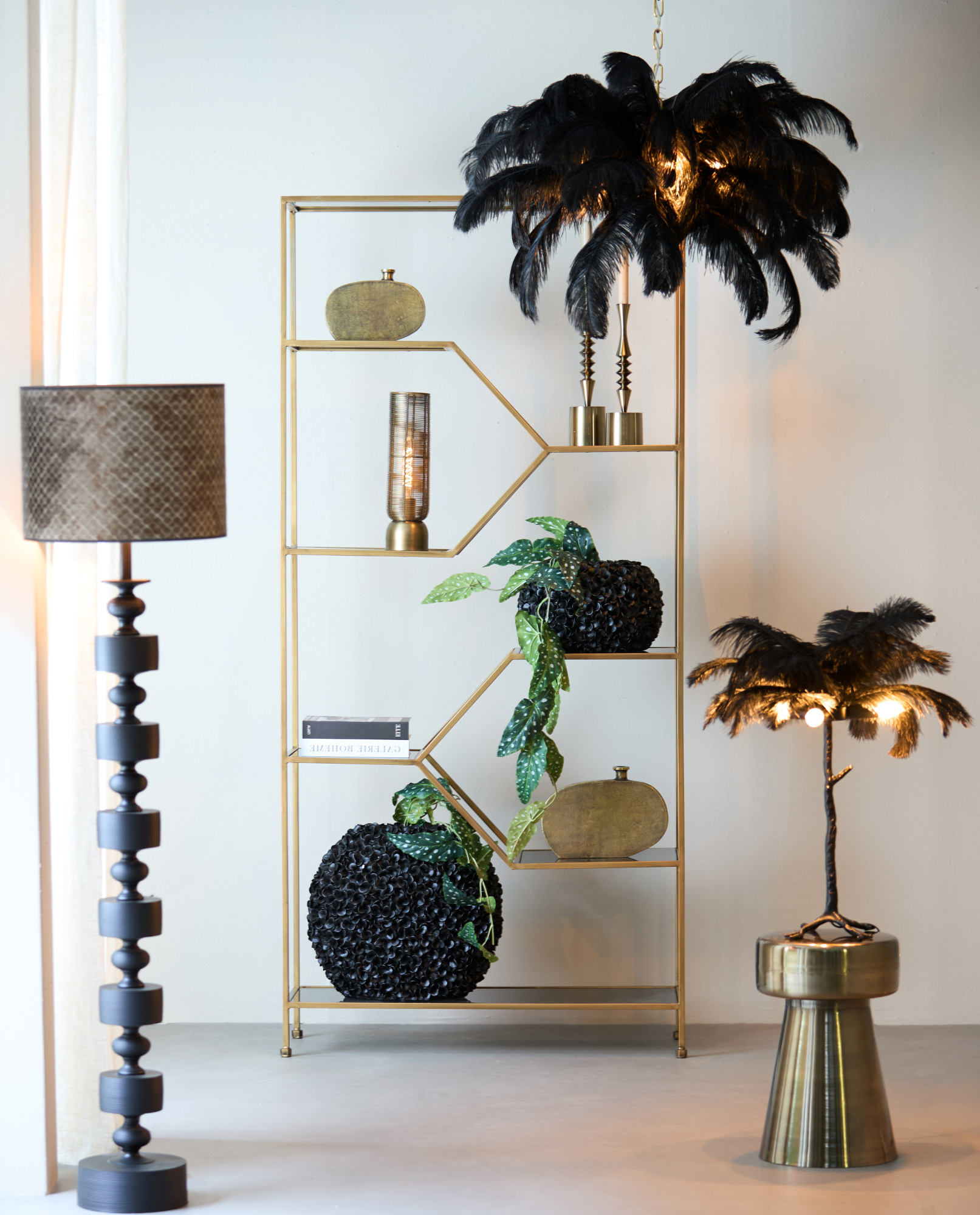 Lampe de table moderne en métal doré filaire Light & Living Lezuza – Image 5