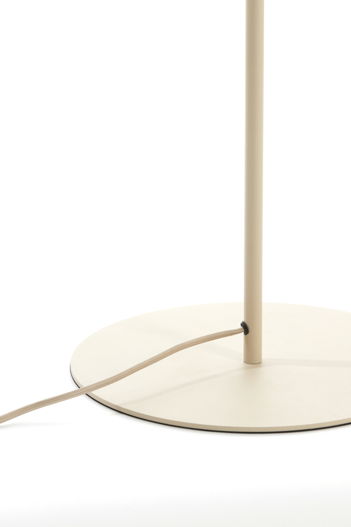 Lampadaire cylindrique en tissu beige style japandi Light & Living Fringe – Image 5