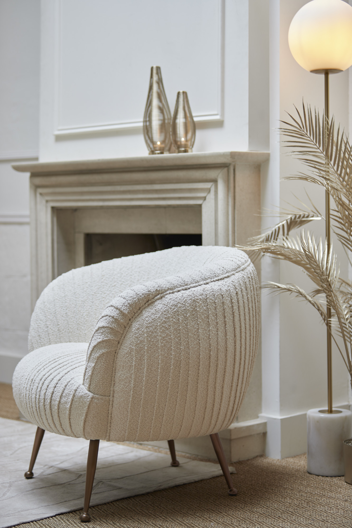 Lampadaire classique avec globe en verre blanc Light & Living Medina – Image 5