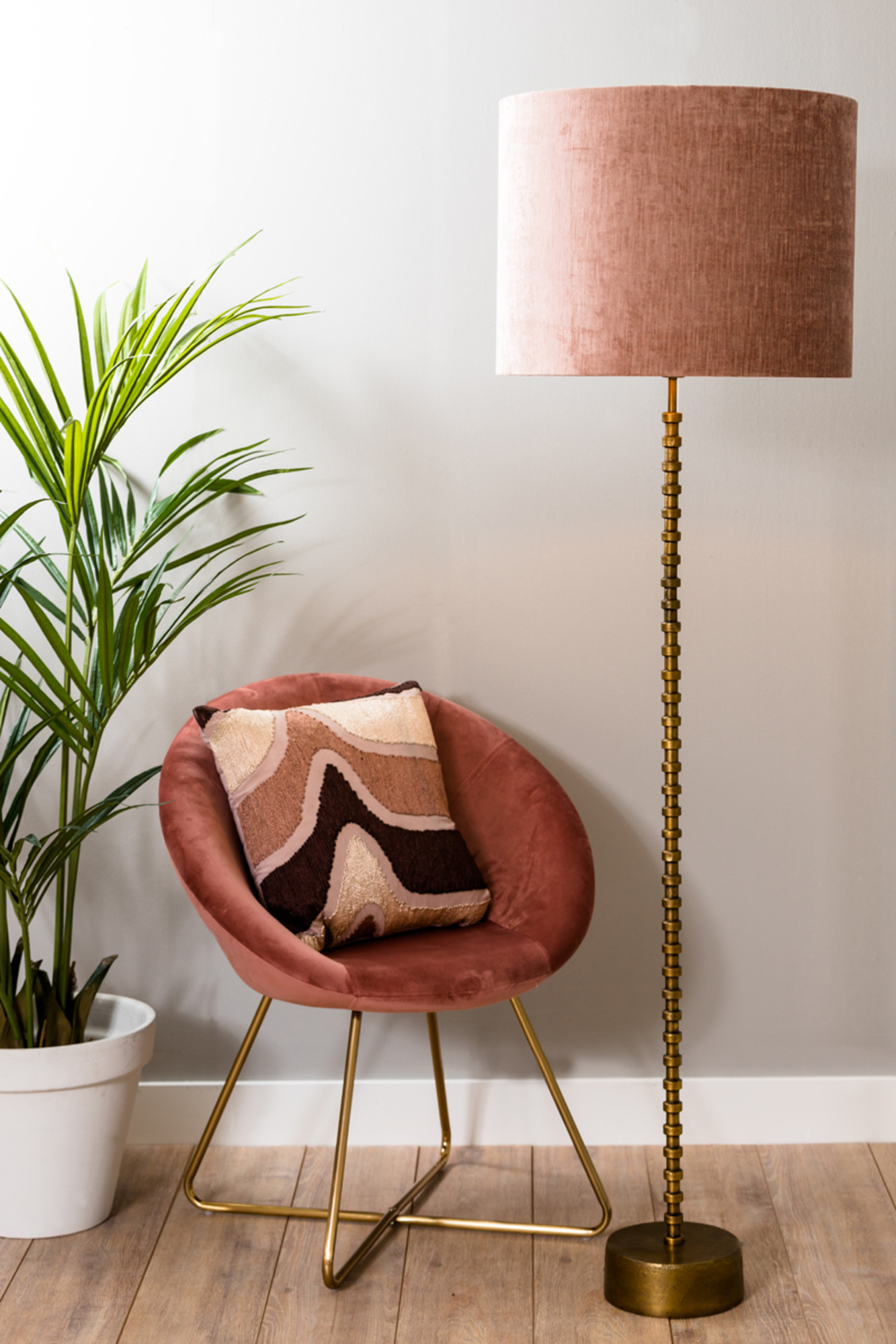 Lampadaires colorés pour votre intérieur Light & Living Moliko – Image 4