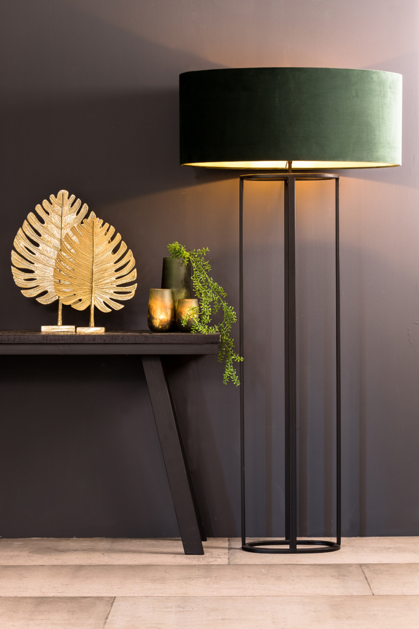 Lampadaire en métal noir avec structure ouverte Light & Living Mylo – Image 4