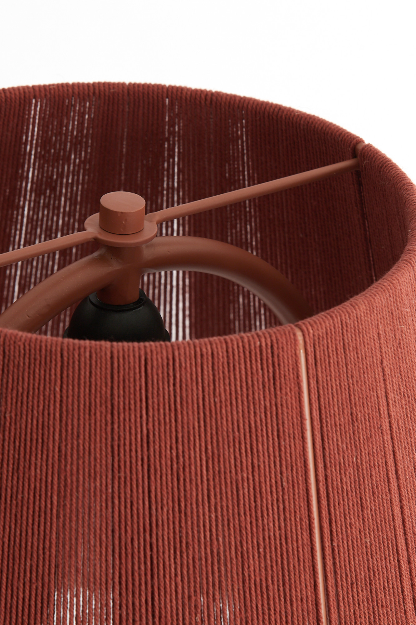 Lampadaire rouge en tissu Light & Living Espino – Image 5