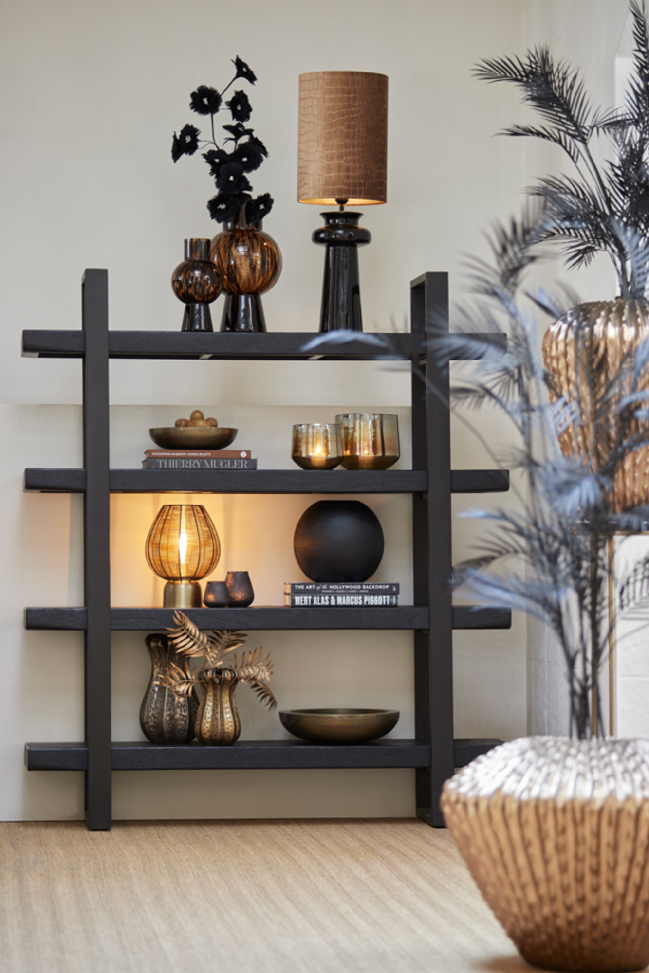 Lampe de table dorée en fil arrondi Light & Living Suneko – Image 5