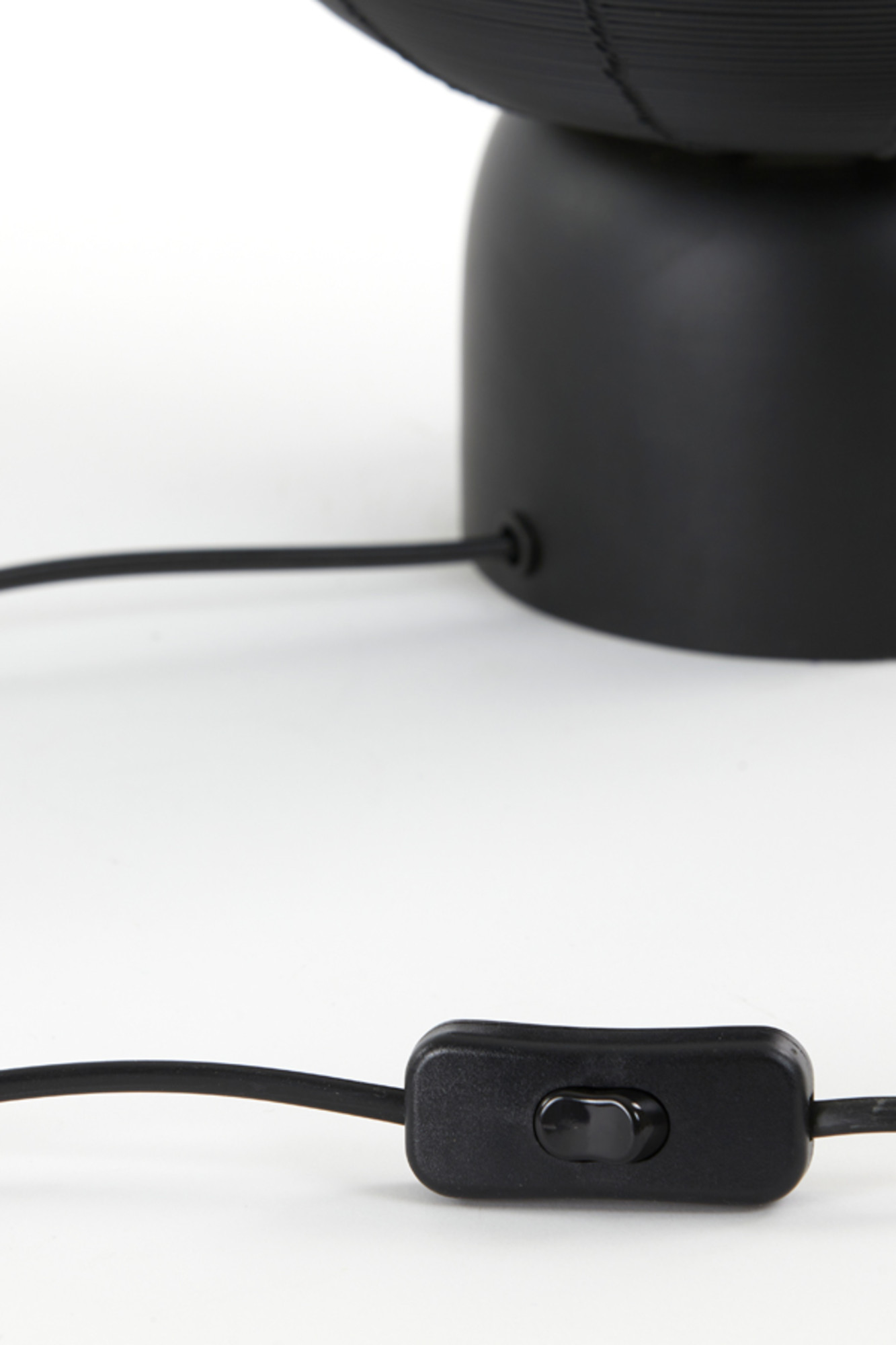 Lampe de table noire design filaire Light & Living Suneko – Image 7