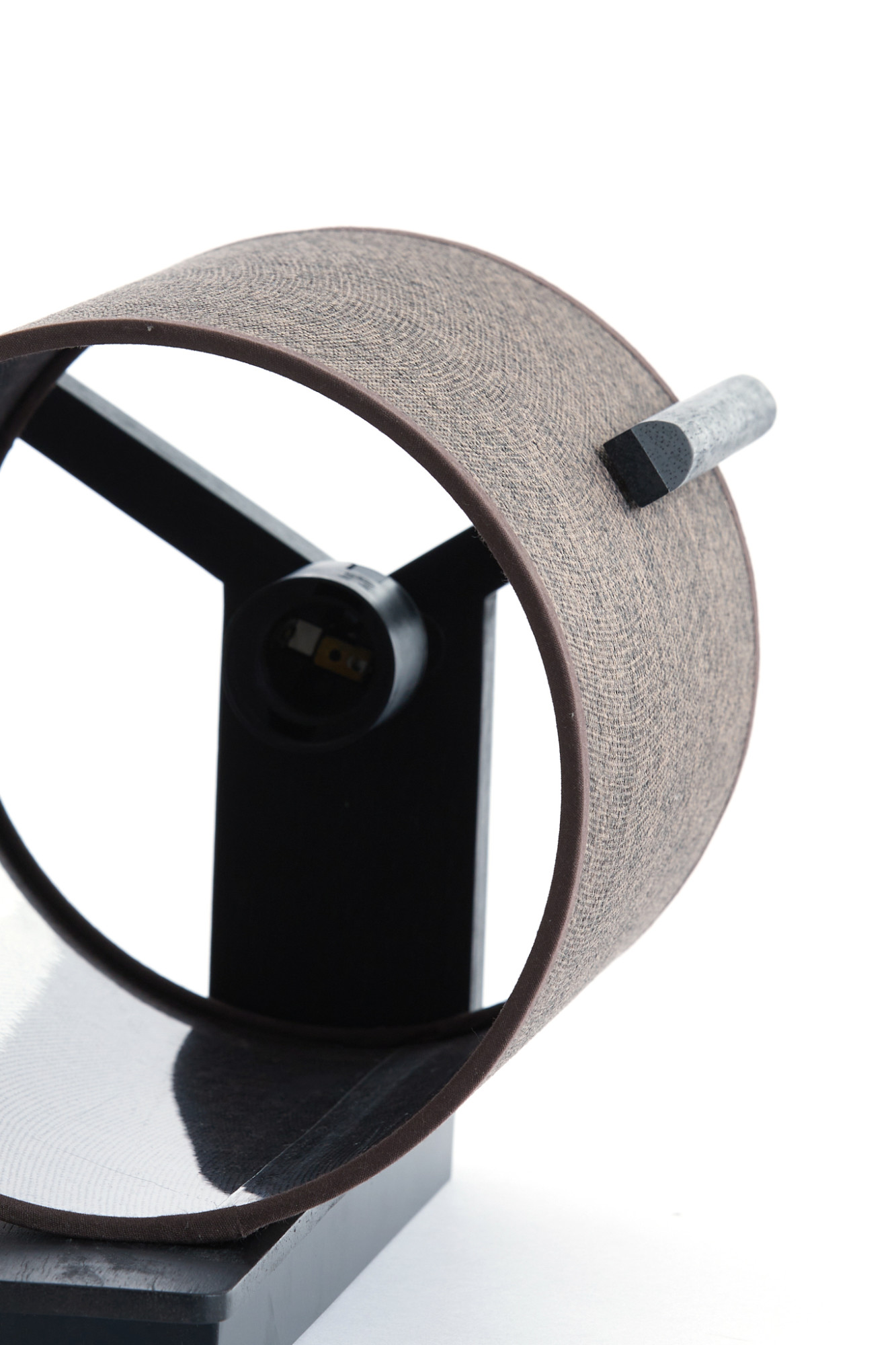 Abat-jour cylindrique marron en tissu Light & Living Litto – Image 5