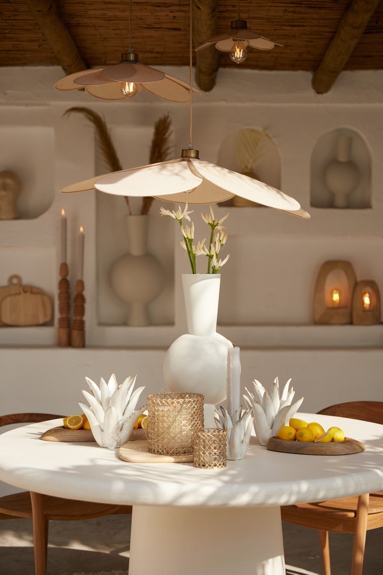 Suspension en forme de fleur en teinte naturelle Light & Living Fyano – Image 4