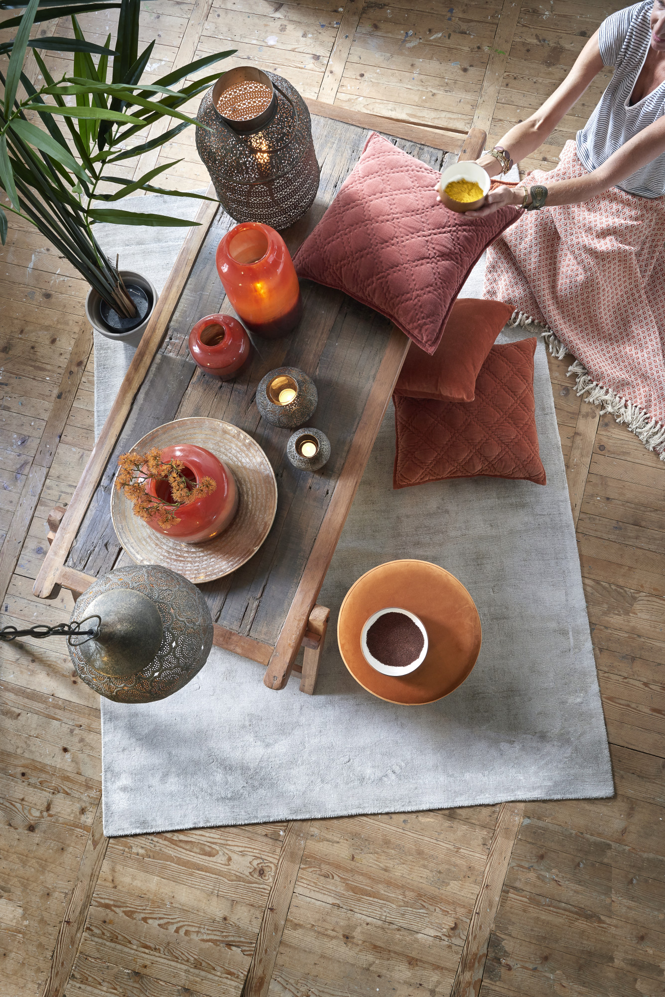 Suspension en métal perforé couleur bronze Light & Living Emine – Image 4