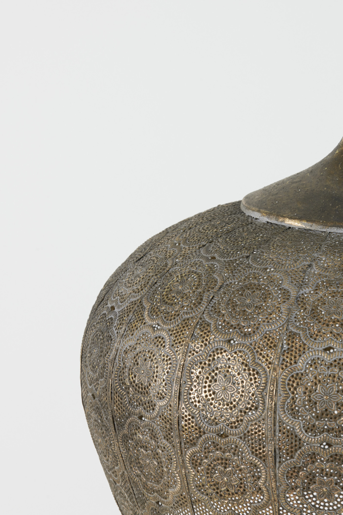 Suspension en métal perforé couleur bronze Light & Living Emine – Image 8