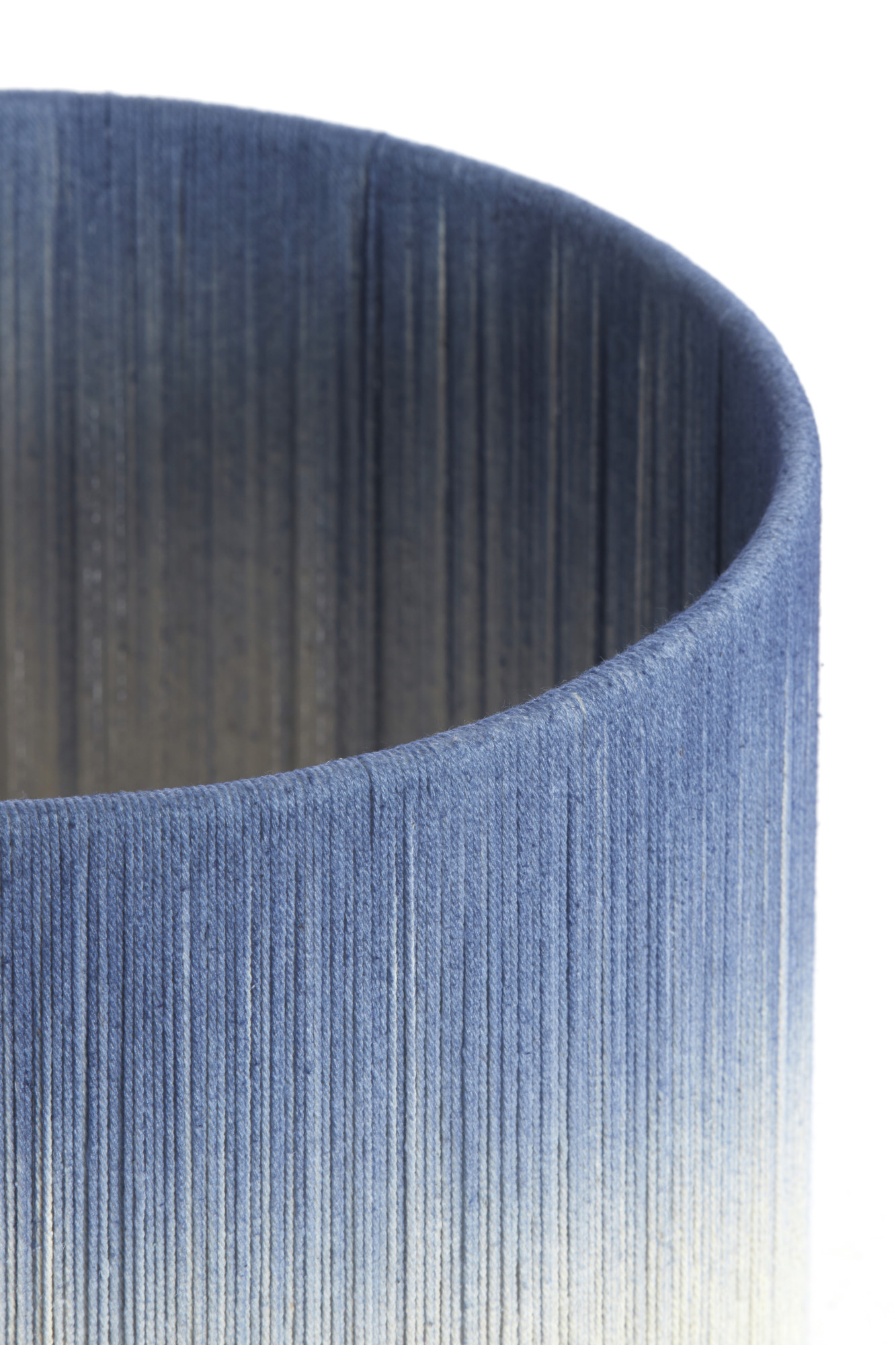 Abat-jour bleu dégradé de forme cylindrique Light & Living Tossa – Image 4