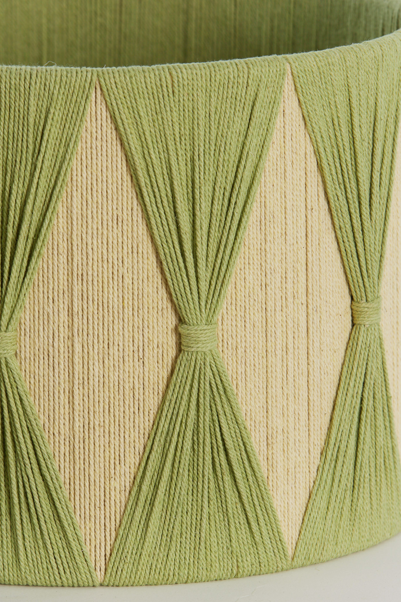 Abat-jour vert en forme de cylindre en tissu Light & Living Hannah – Image 4