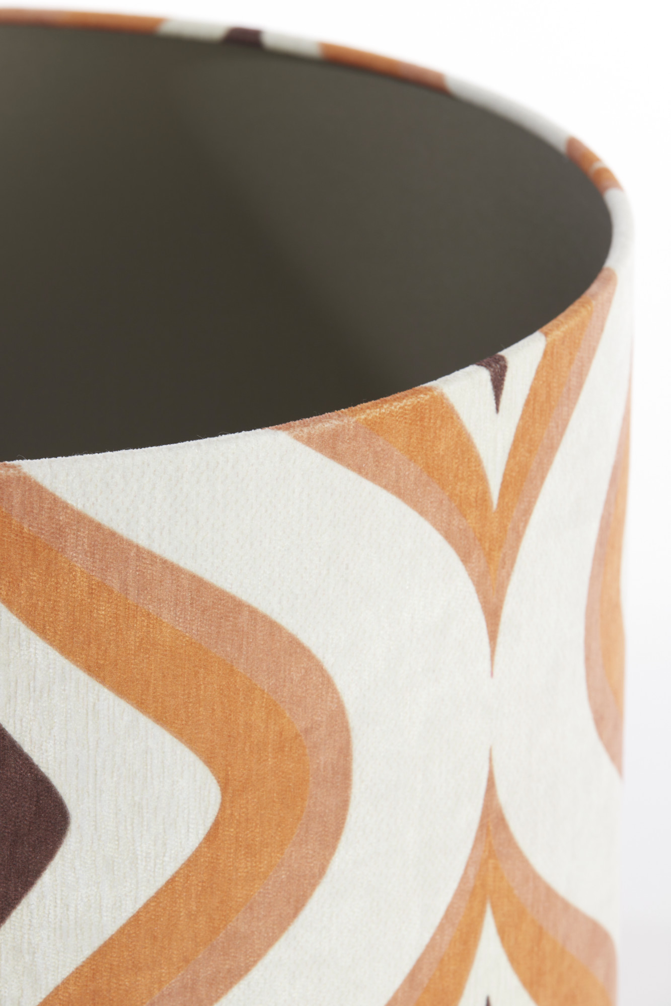 Abat-jour à motif rétro en teinte orange Light & Living Cookie – Image 3