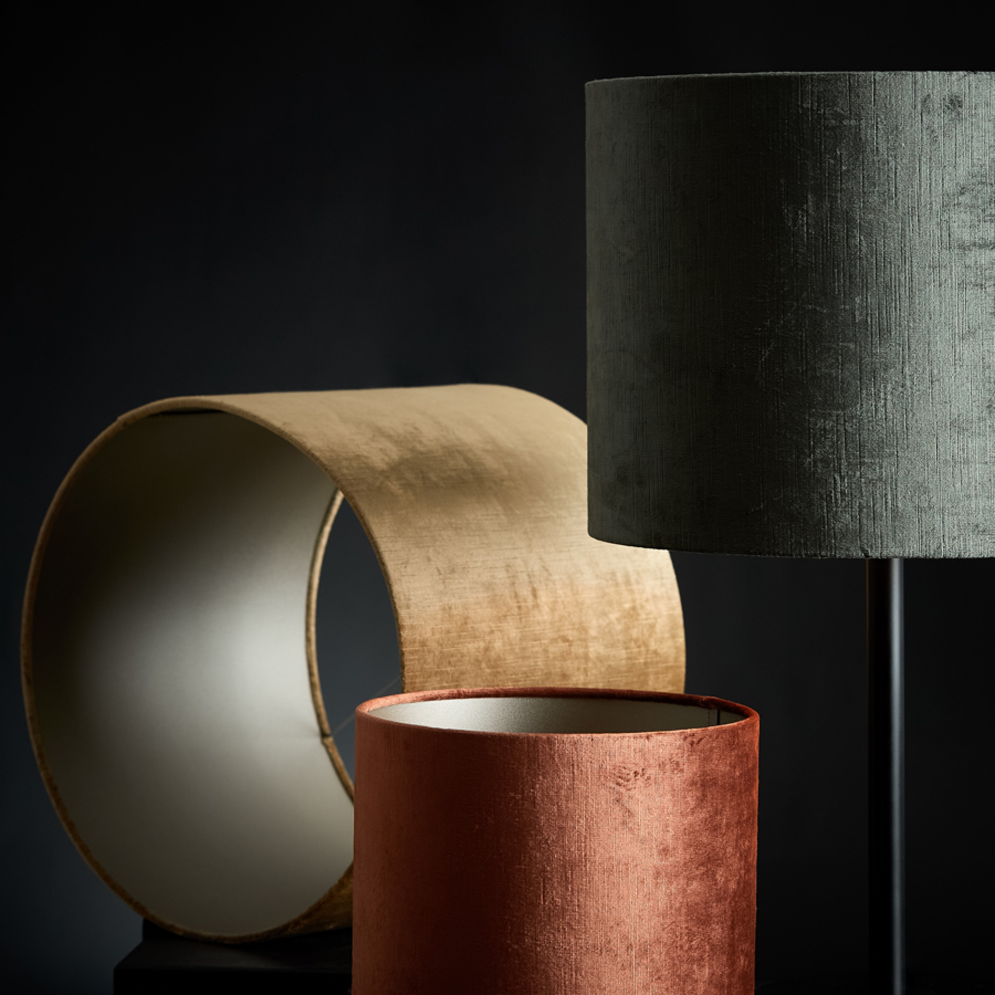 Abat-jour en velours couleur cuivre Light & Living Gemstone – Image 4