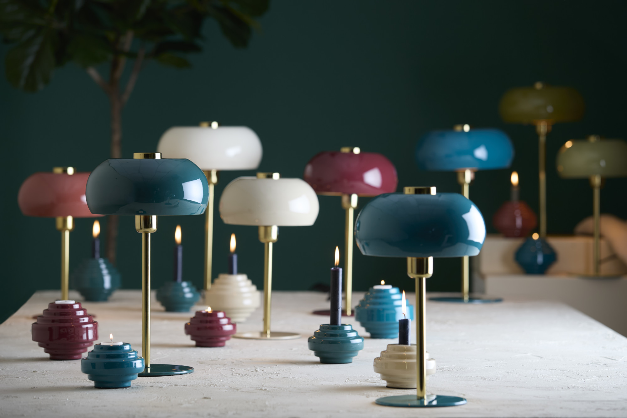 Lampe turquoise en métal avec doré Light & Living Surin – Image 4