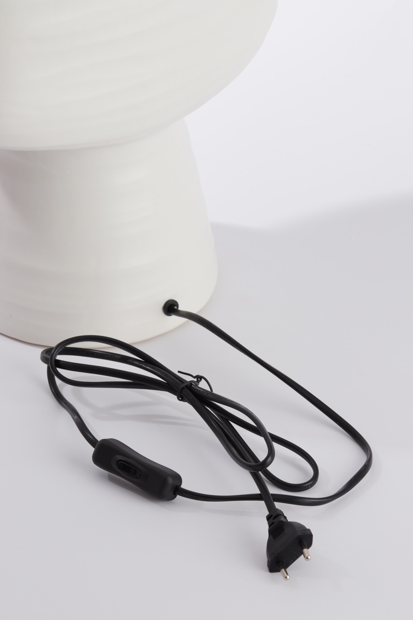 Pied de lampe design en céramique blanche Light & Living Gandoro – Image 6