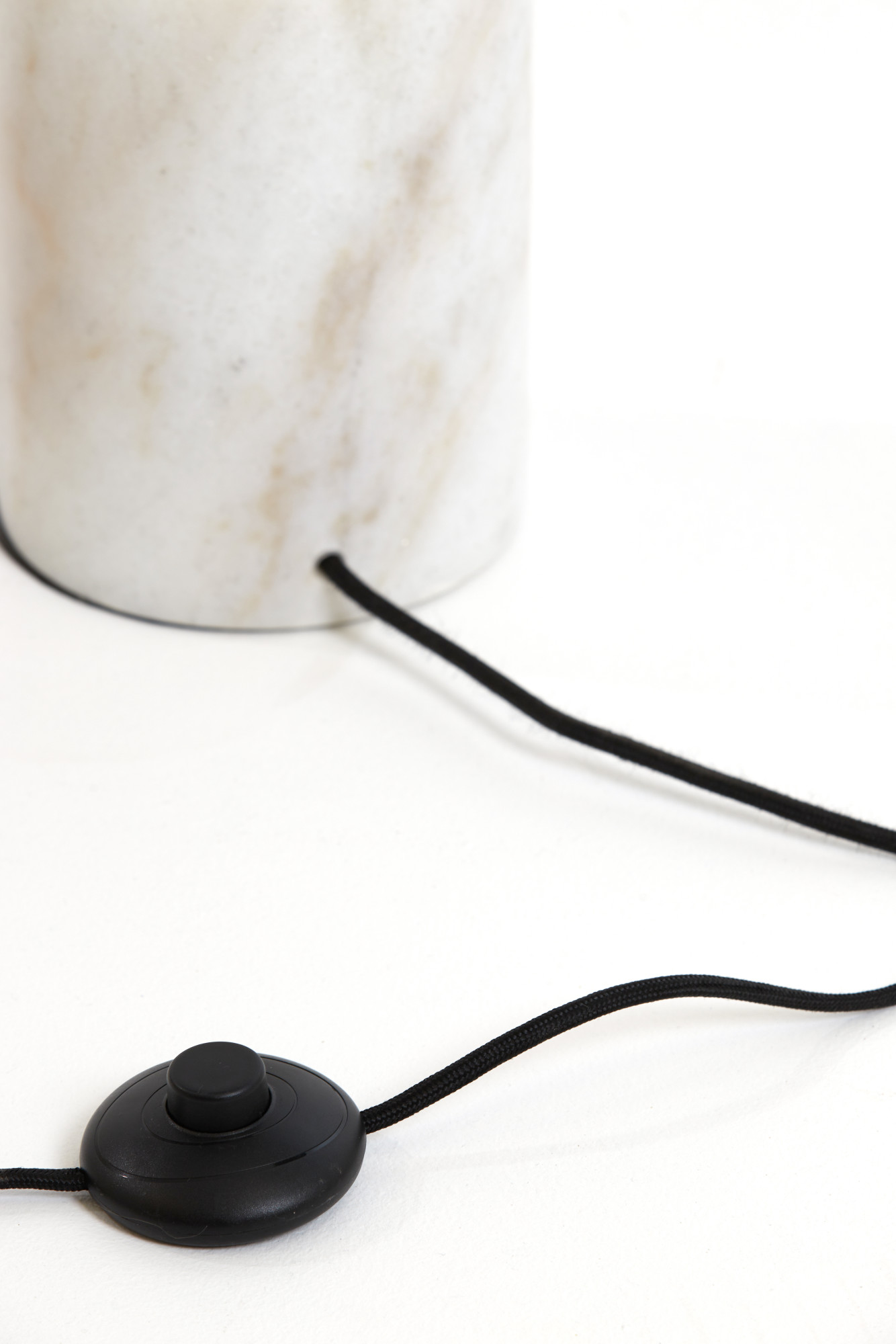 Lampadaire classique avec globe en verre blanc Light & Living Medina – Image 6