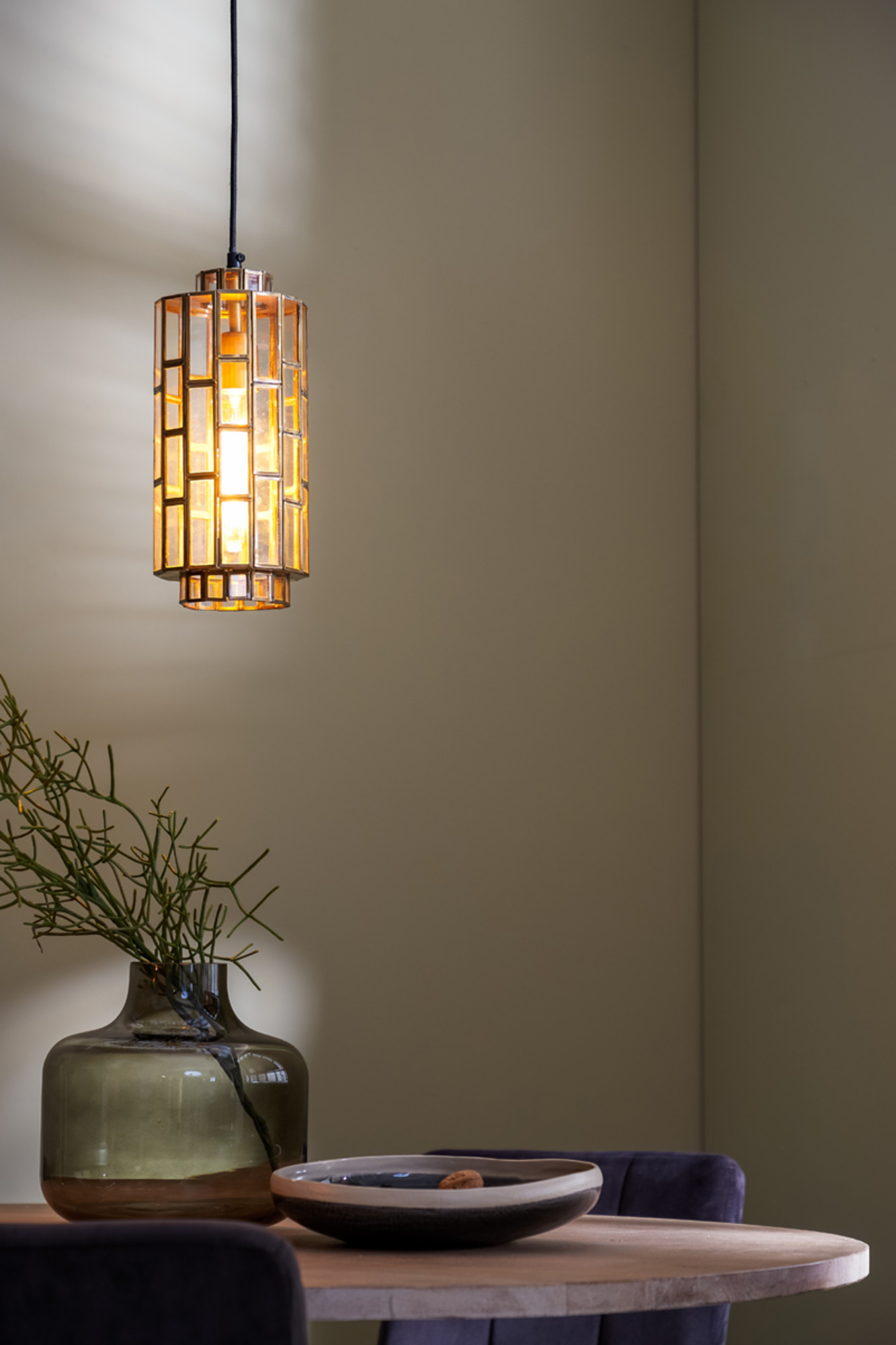 Suspension dorée à design lanterne géométrique Light & Living Sostrene – Image 4