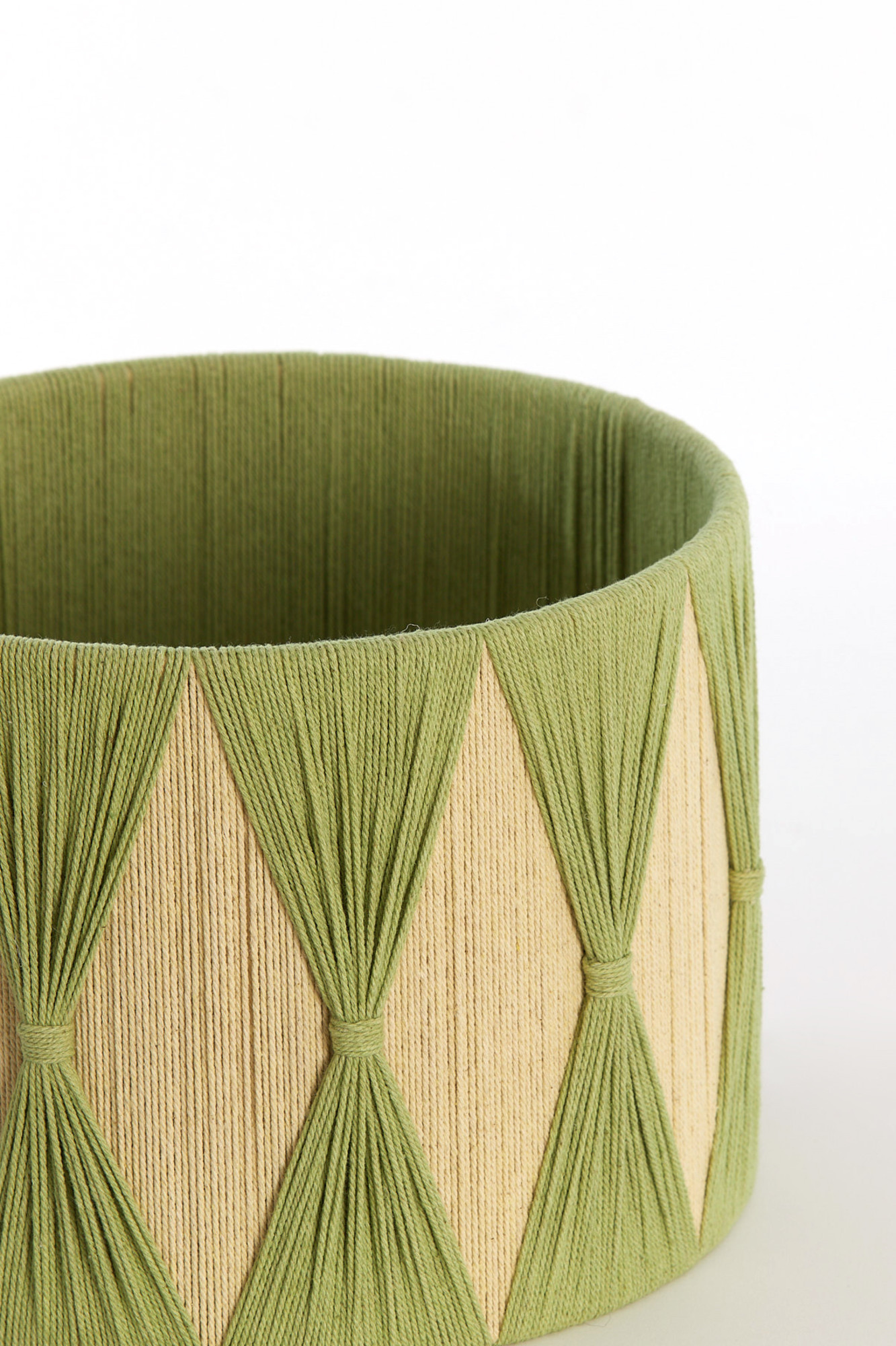 Abat-jour vert en forme de cylindre en tissu Light & Living Hannah – Image 3