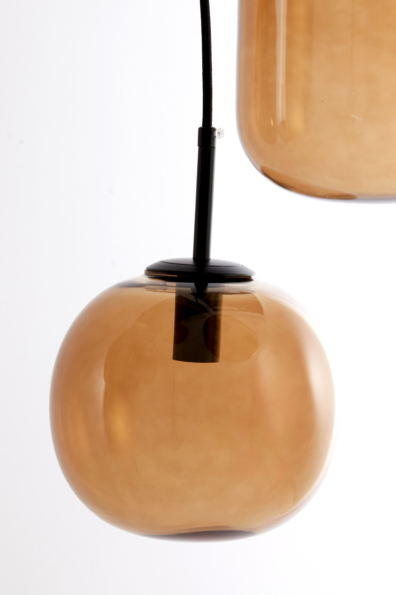 Suspension en verre couleur ambre Light & Living Mezza – Image 5