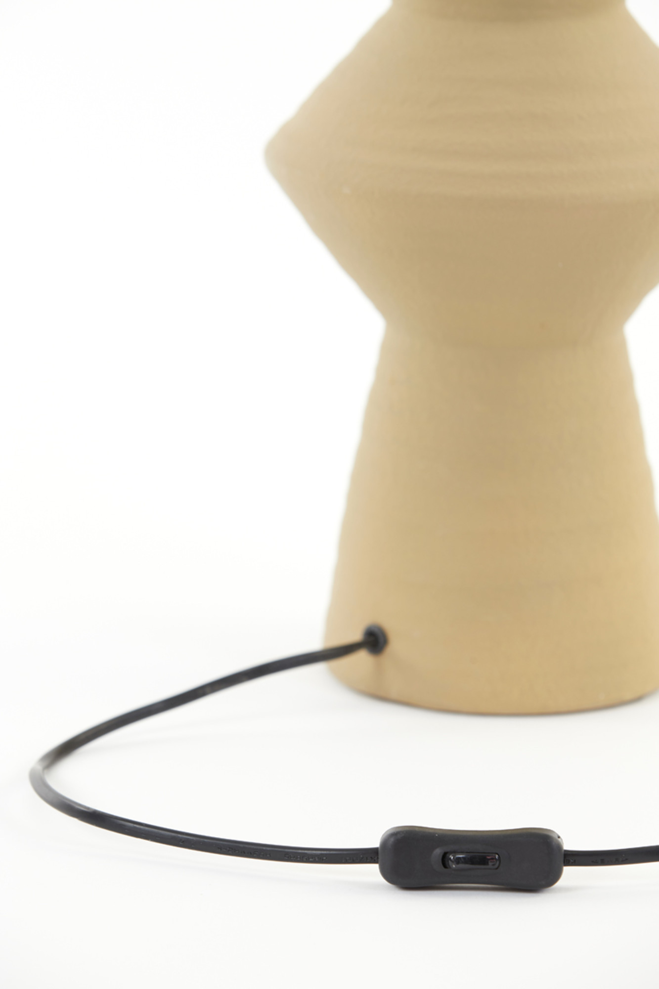 Pied de lampe élégant beige Light & Living Ayla – Image 5
