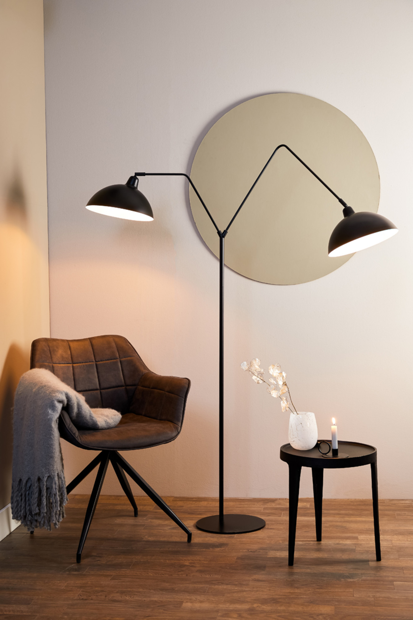 Lampadaire double en métal noir Light & Living Orion – Image 5