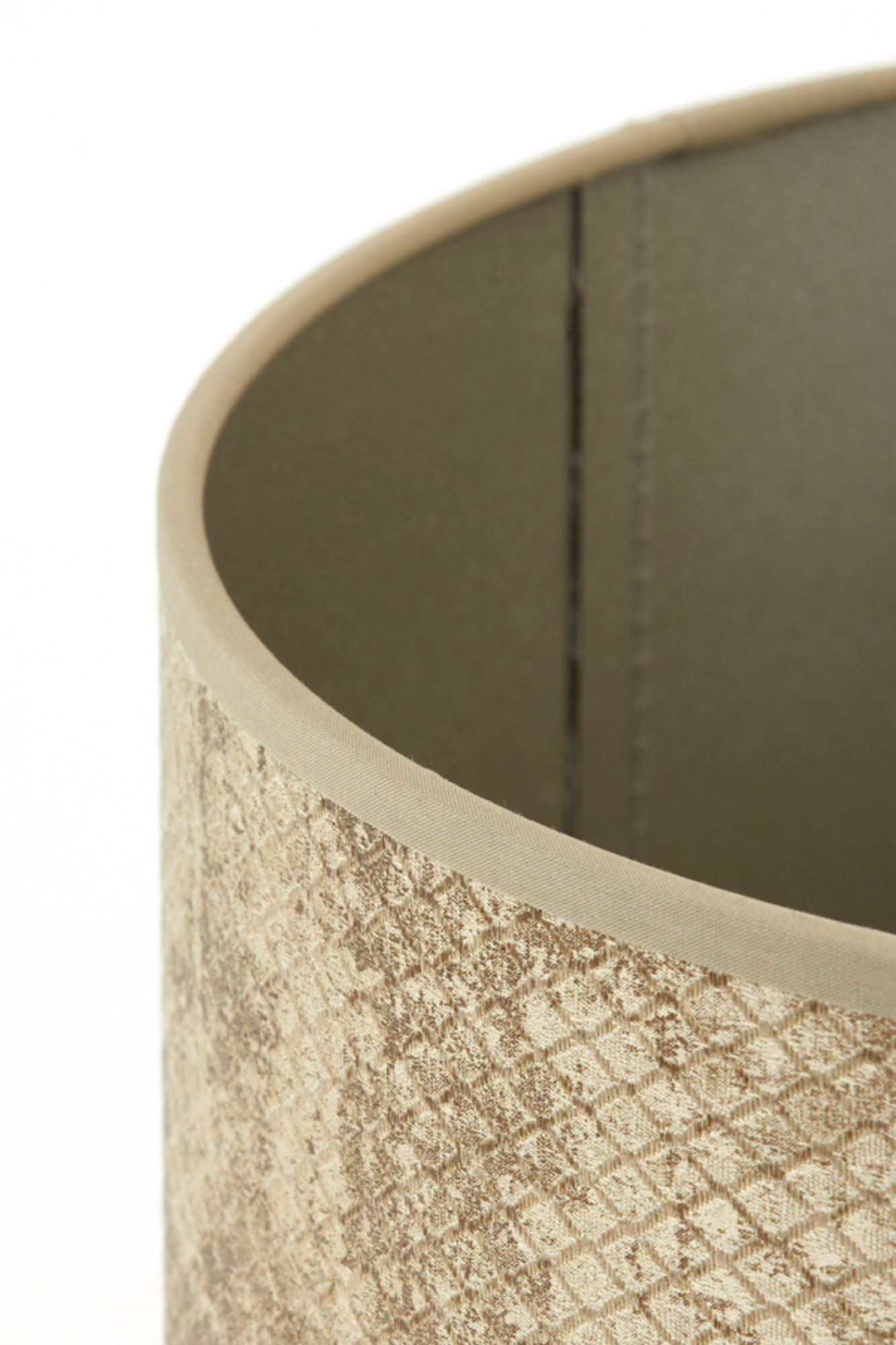 Abat-jour doré à motif métallique Light & Living Novita – Image 7