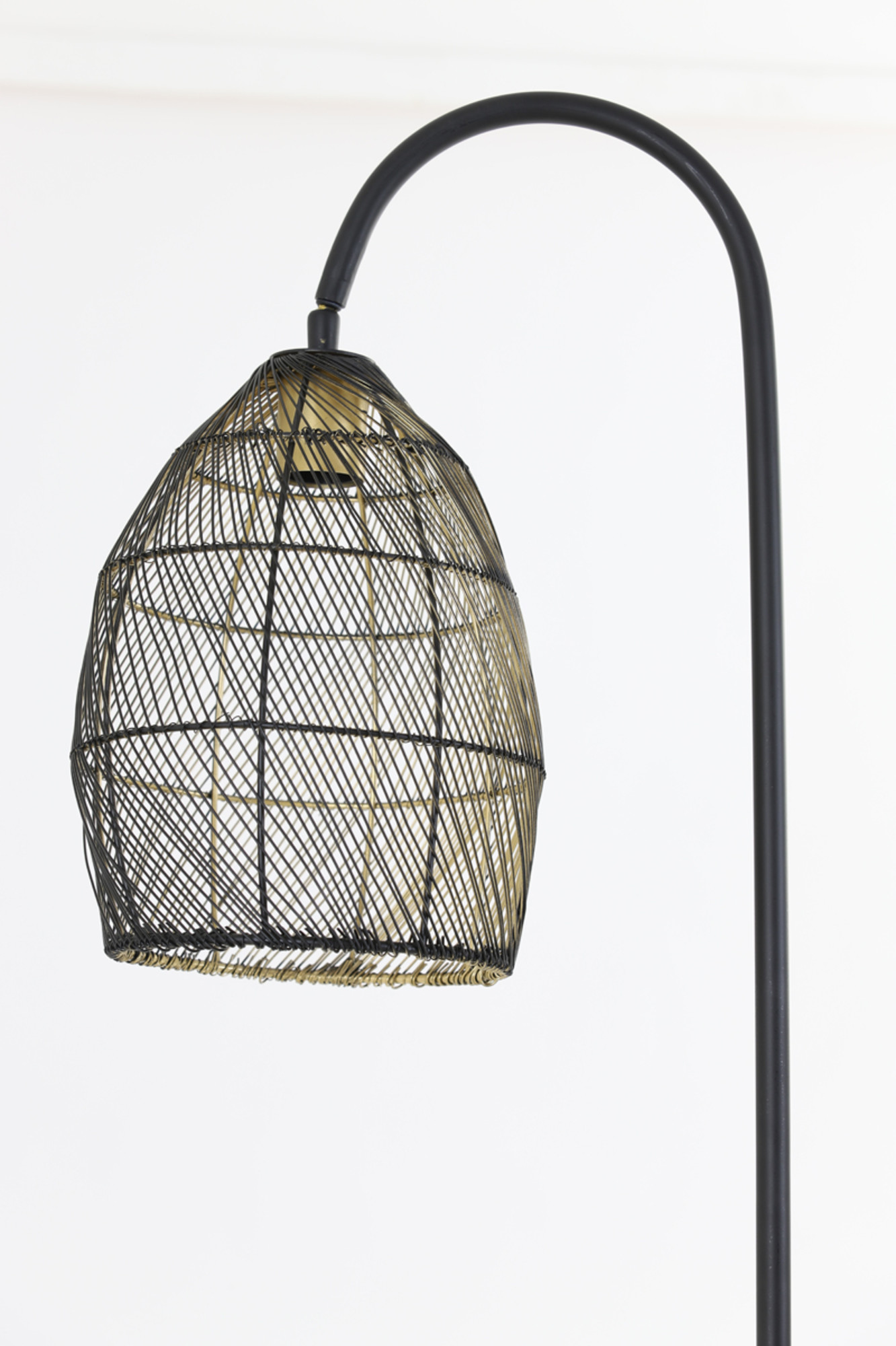 Lampadaire noir avec abat-jour filaire Light & Living Meya – Image 8