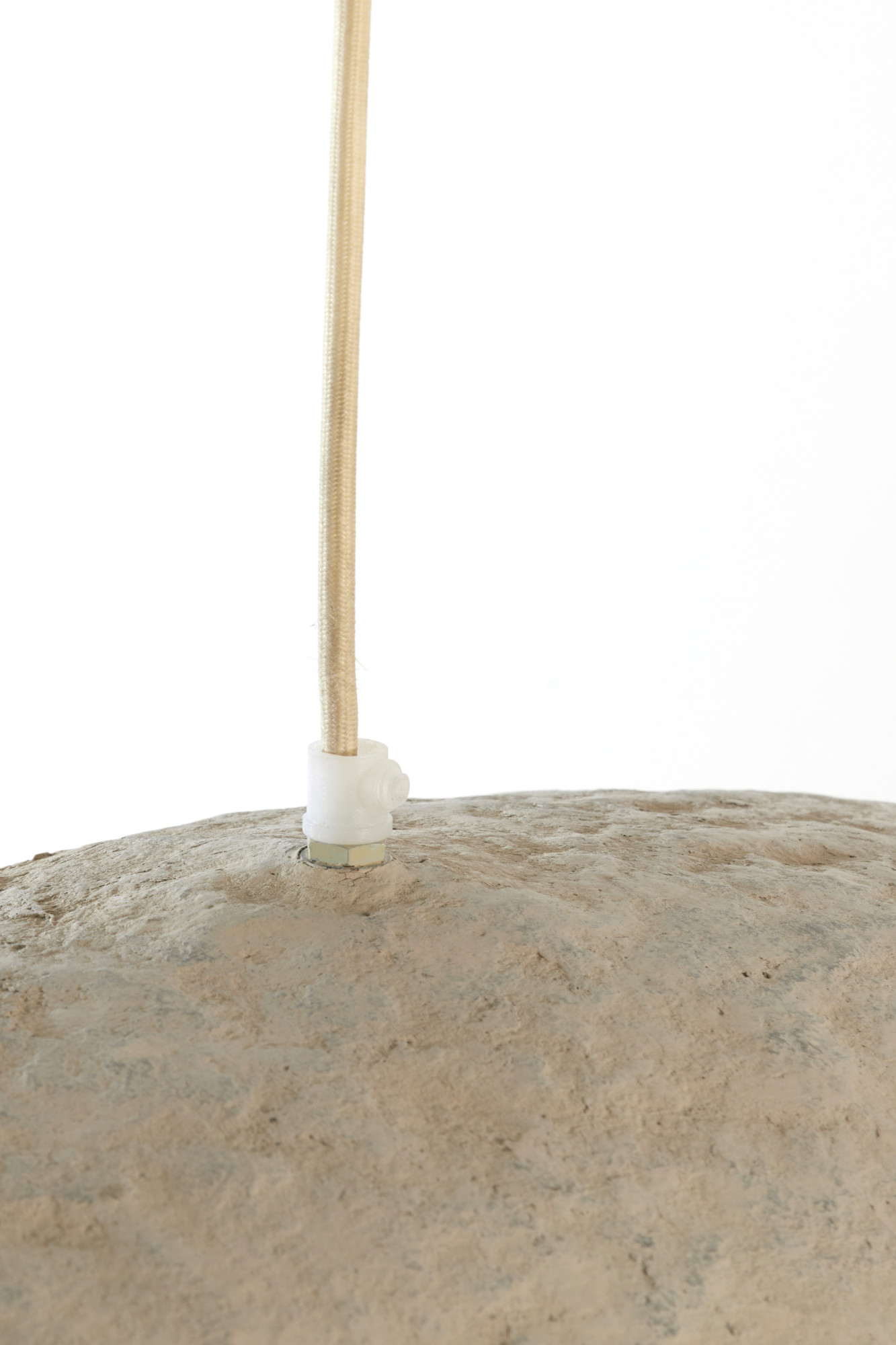 Suspension organique compacte en beige Light & Living Lonia – Image 7