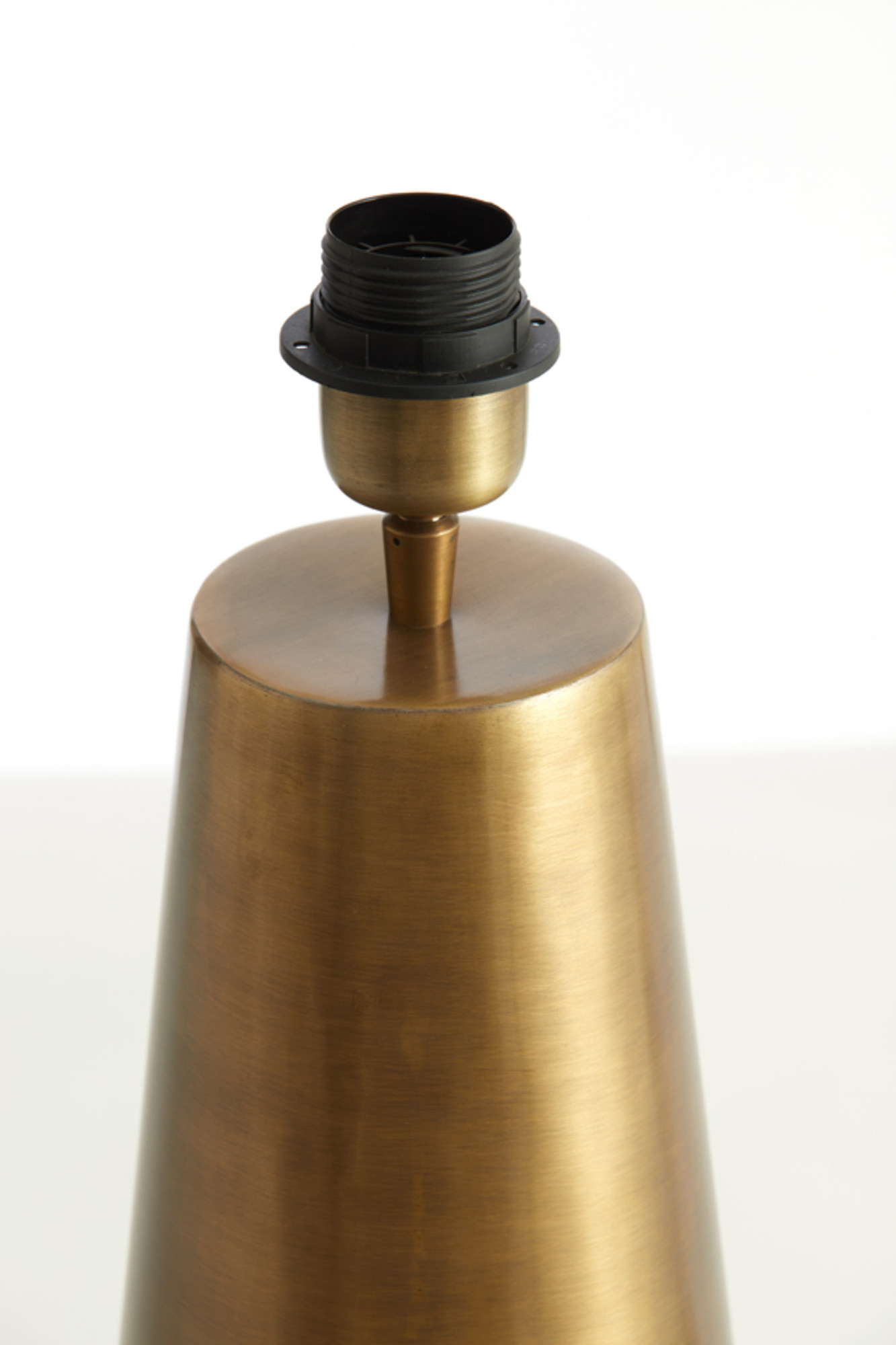Piedestal de lampe conique couleur bronze Light & Living Yelos – Image 3