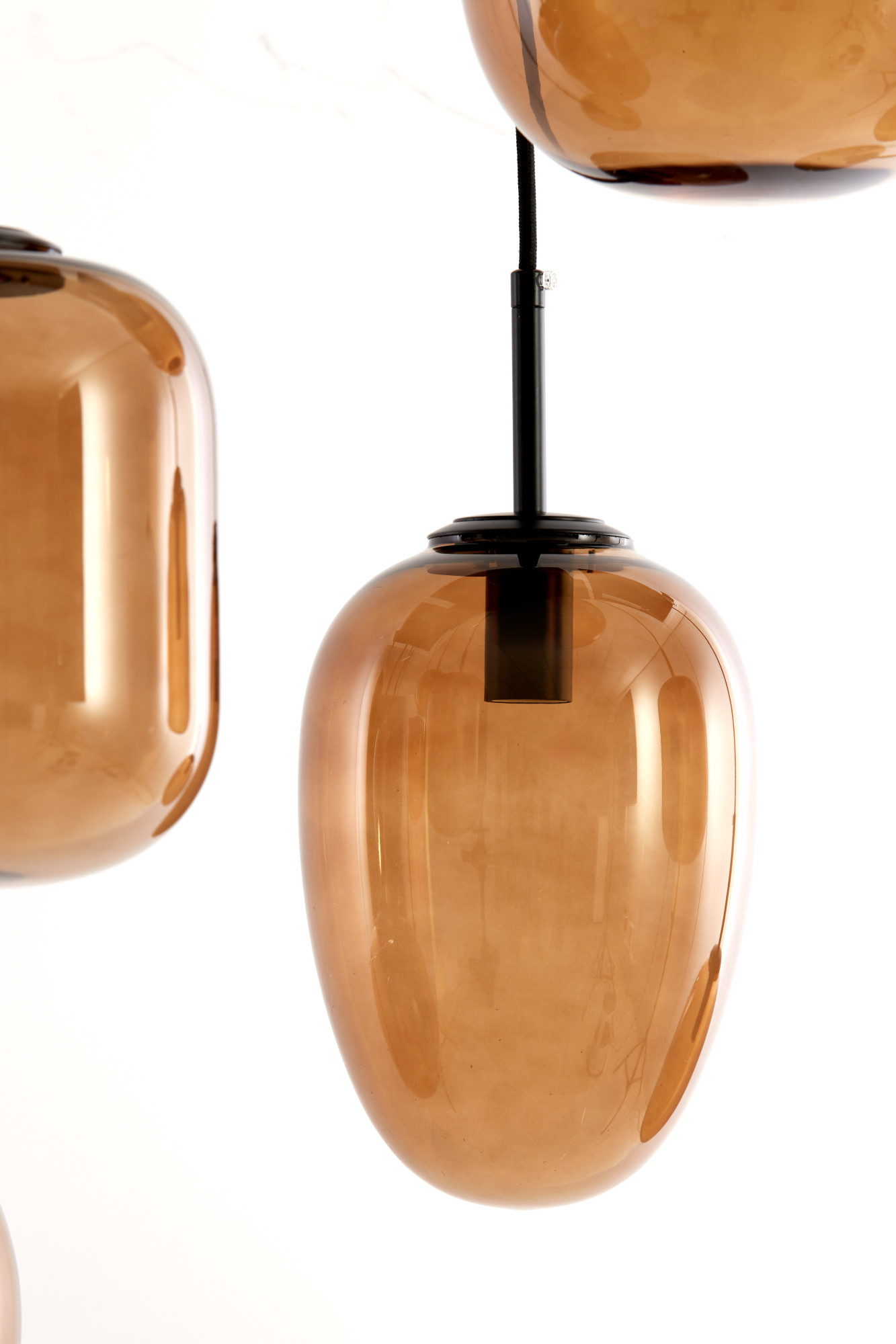 Suspension en verre couleur ambre Light & Living Mezza – Image 3