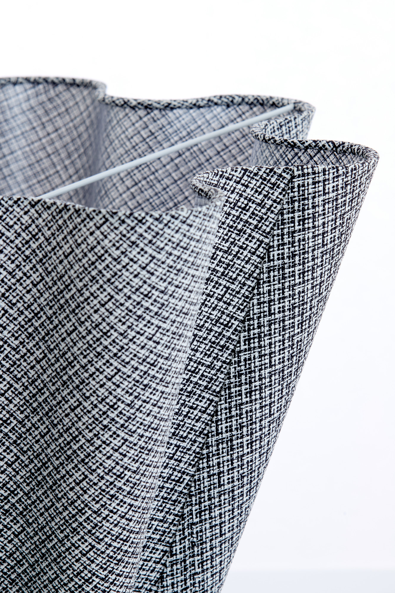 Abat-jour en tissu gris à motif losange Light & Living Bezaha – Image 5