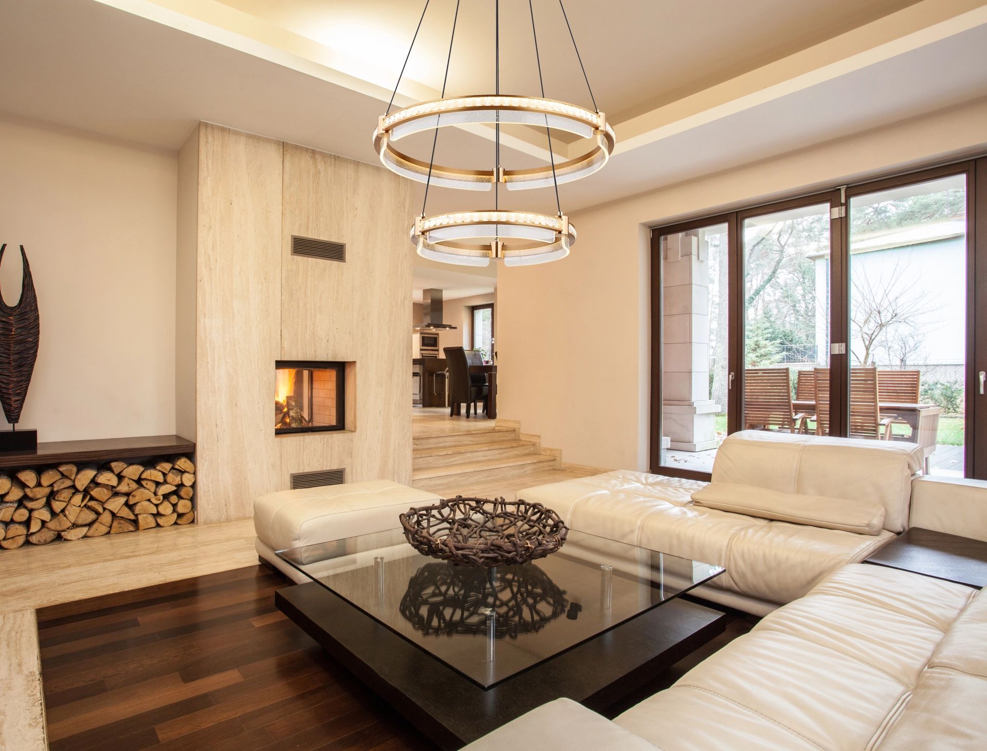 bellesuspensionluminaireavecélémentsdorésblondie-1