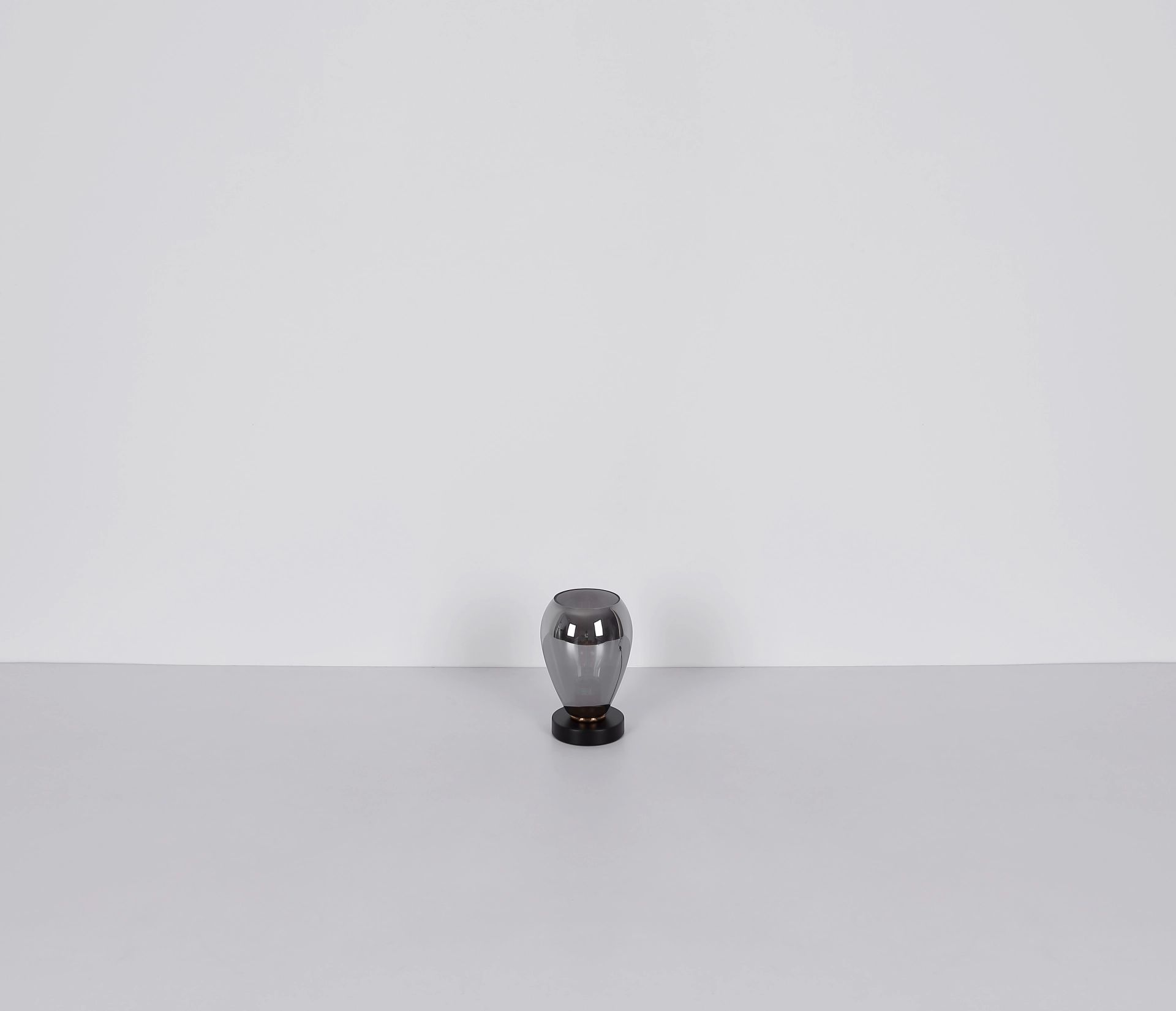 globo-lampedetable-fanni-noir-verre-ø15cm-e27-15563t-1